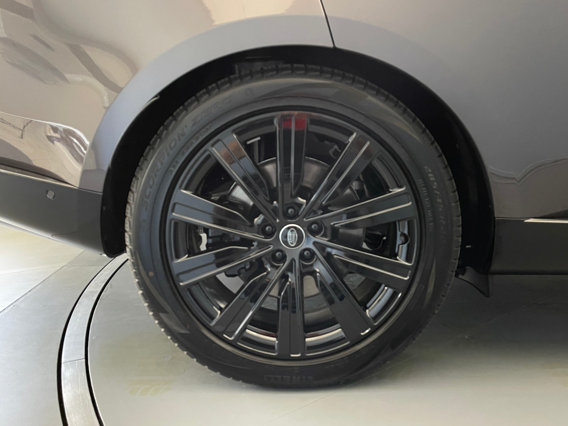 LAND ROVER Range Rover 3.0 I6 P460e Autobiography LWB-image-12