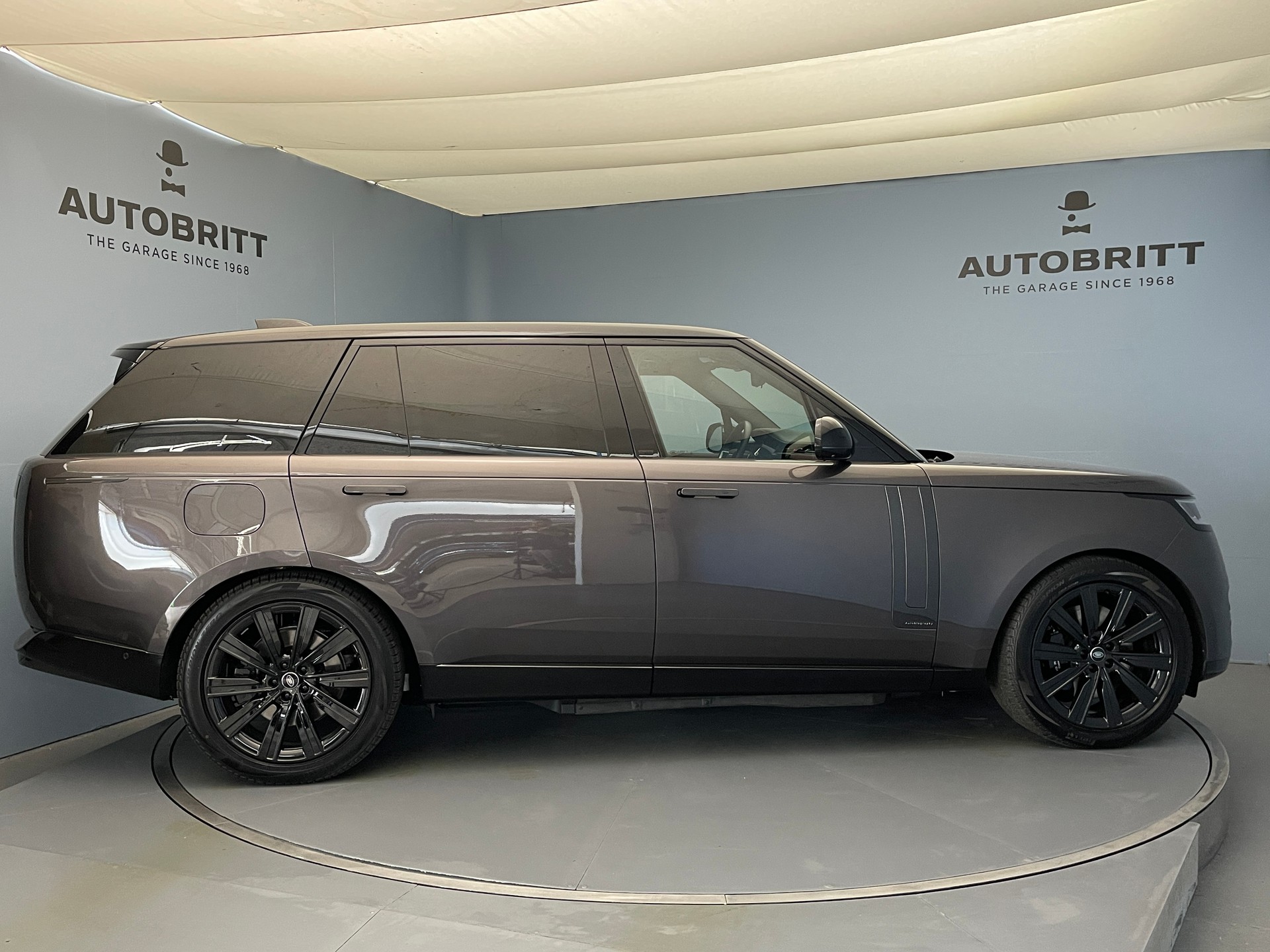LAND ROVER Range Rover 3.0 I6 P460e Autobiography LWB-image-2