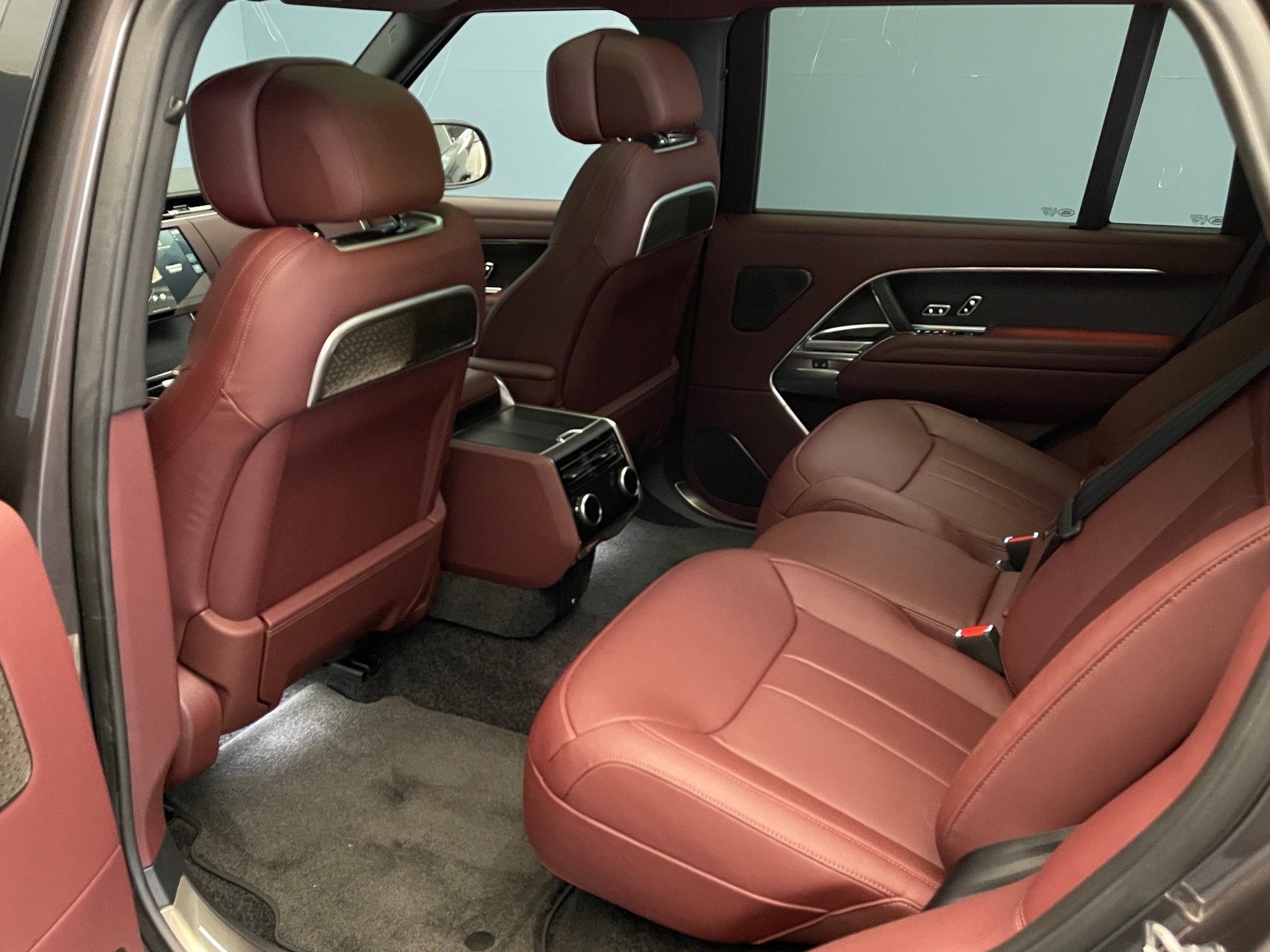 LAND ROVER Range Rover 3.0 I6 P460e Autobiography LWB-image-8
