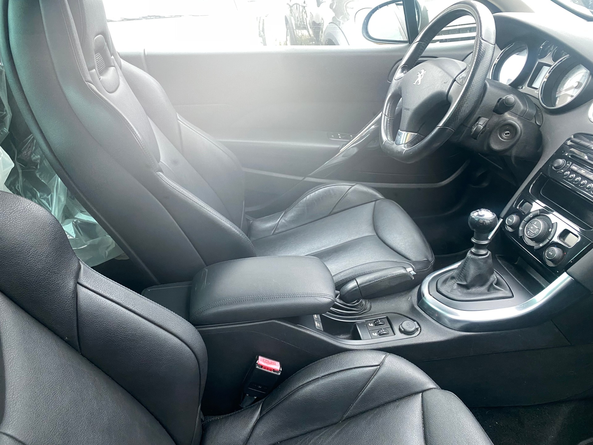 PEUGEOT 308 CC 1.6 16V Turbo Allure-image-5