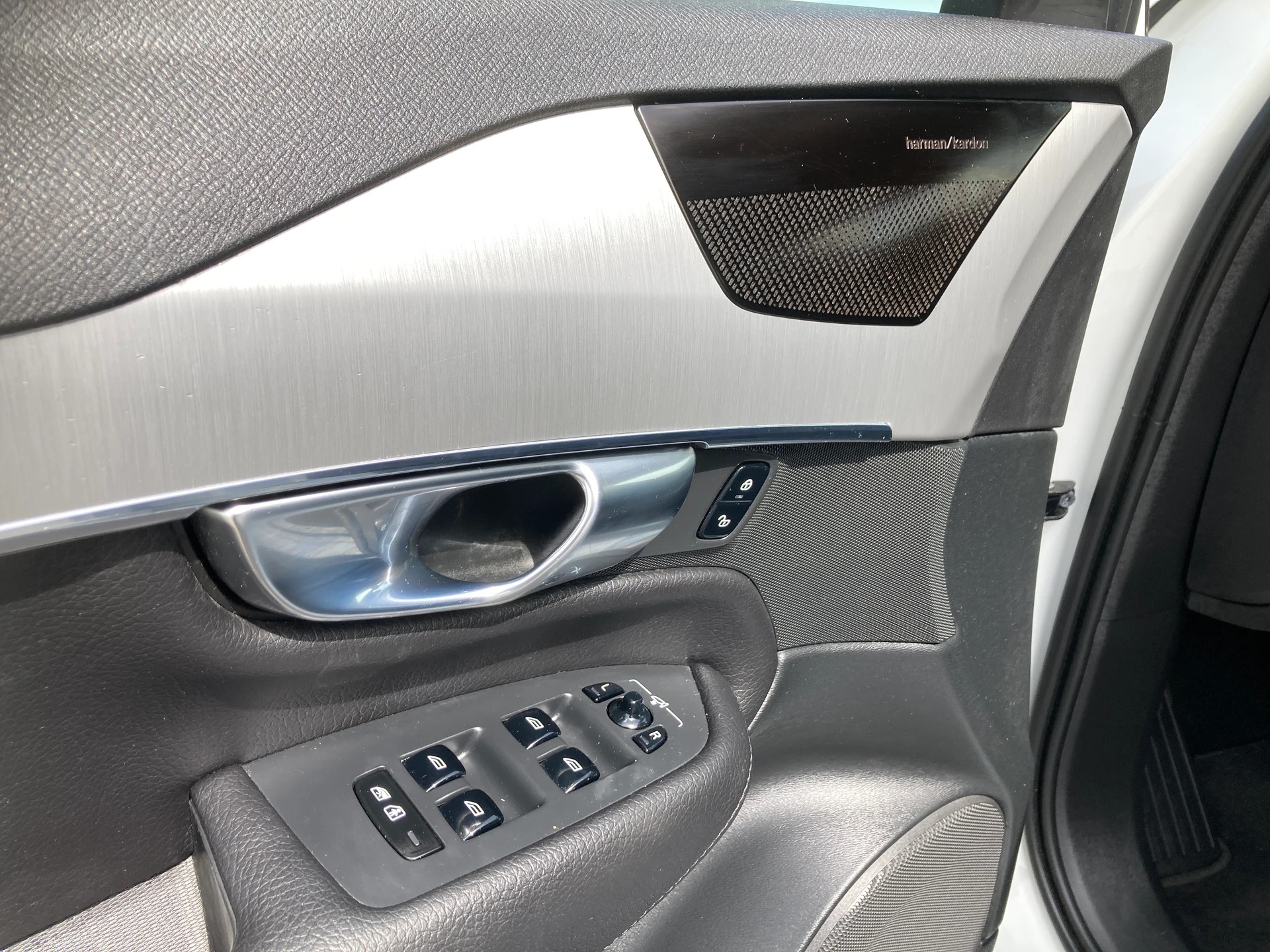 VOLVO XC90 T8 eAWD R-Design Expression Geartronic 7 Sitzer-image-9