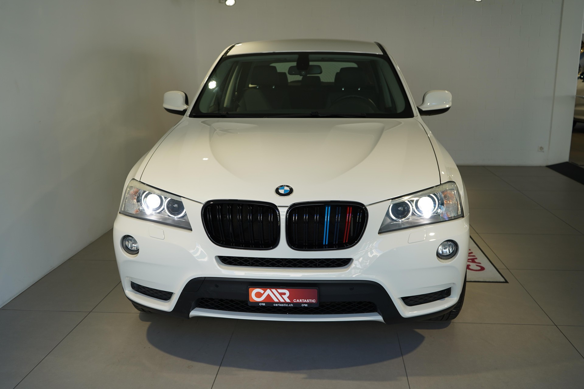 BMW X3 28i xDrive-image-1