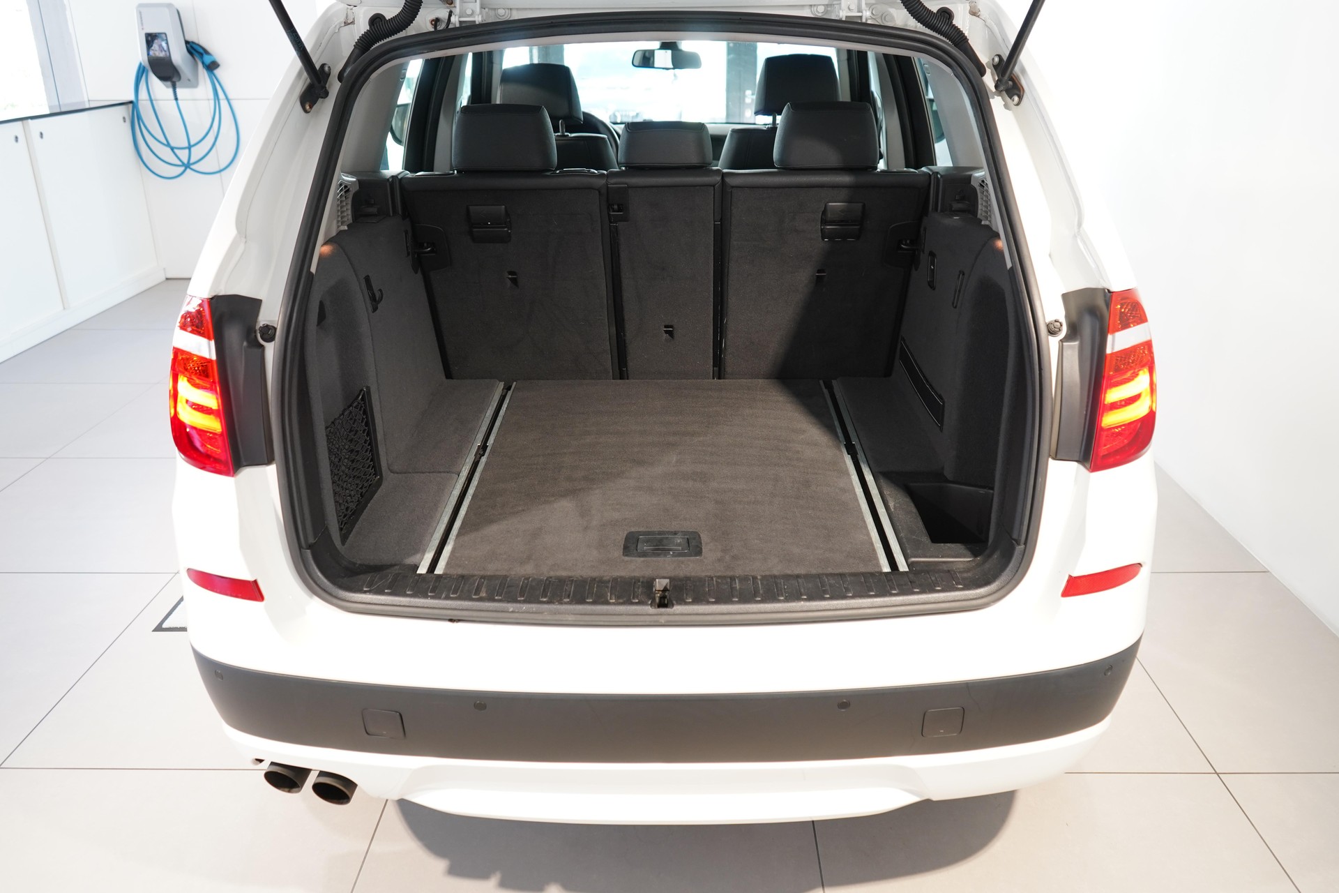 BMW X3 28i xDrive-image-4