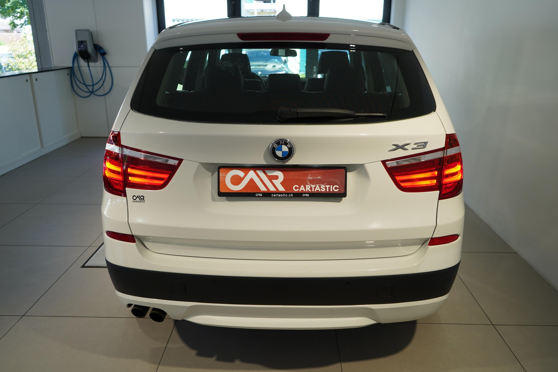 BMW X3 28i xDrive-image-3