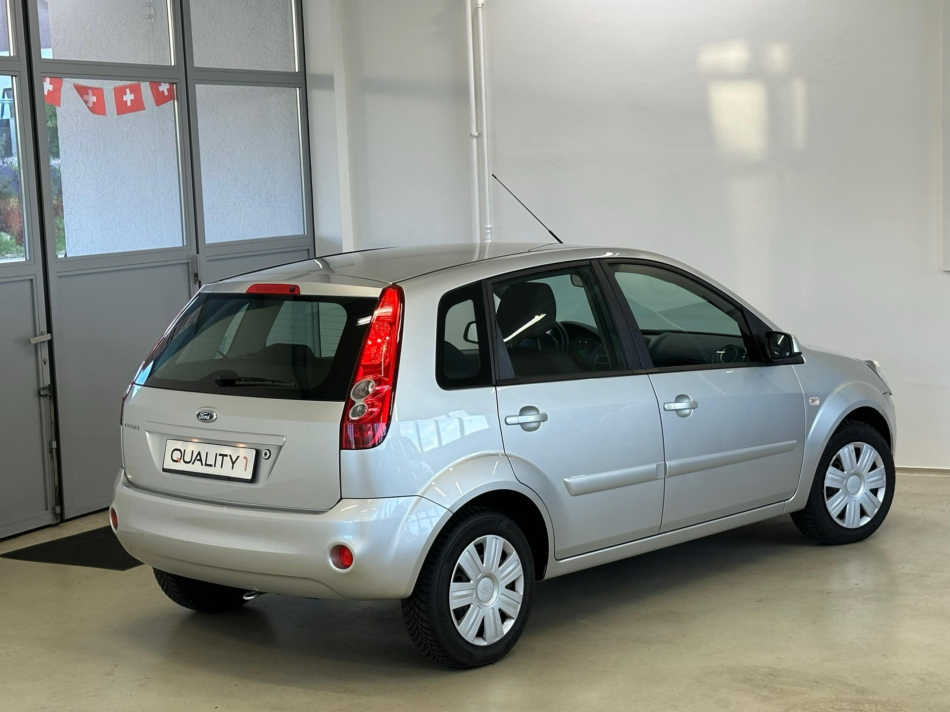 FORD Fiesta 1.6 16V Trend-image-9