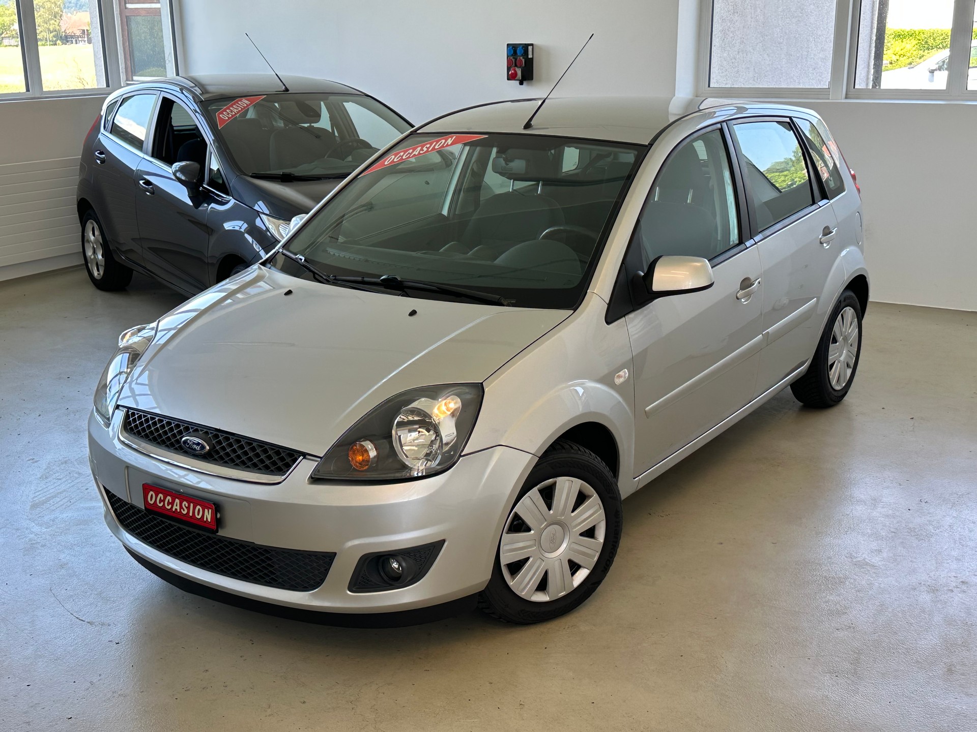 FORD Fiesta 1.6 16V Trend-image-3