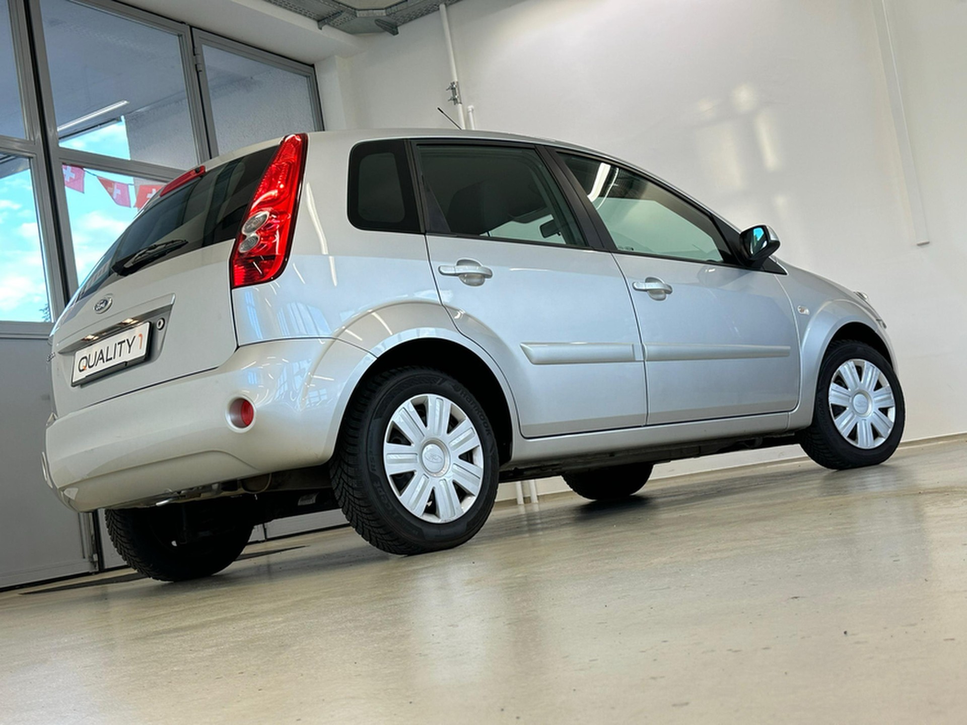 FORD Fiesta 1.6 16V Trend-image-12