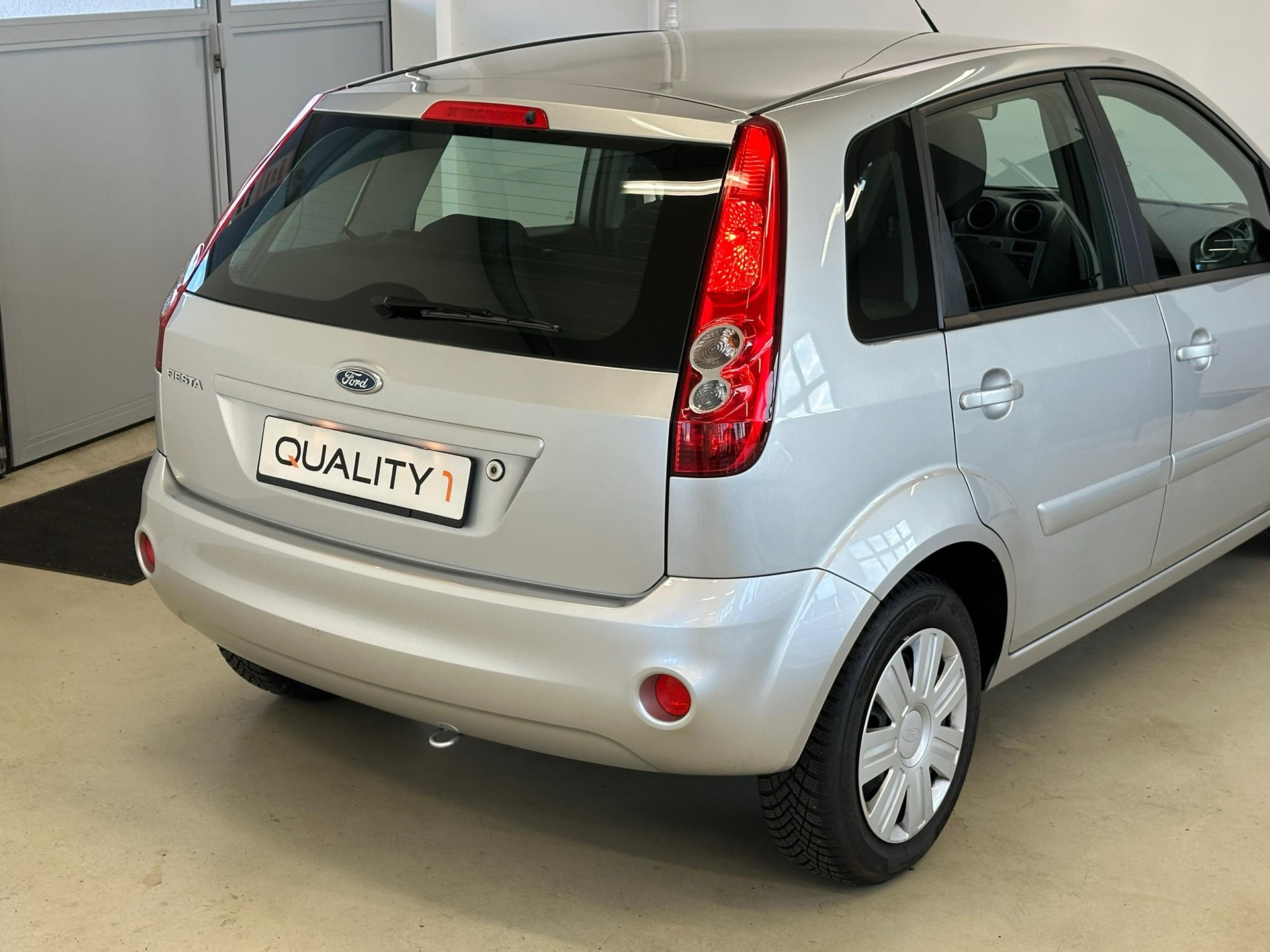 FORD Fiesta 1.6 16V Trend-image-11