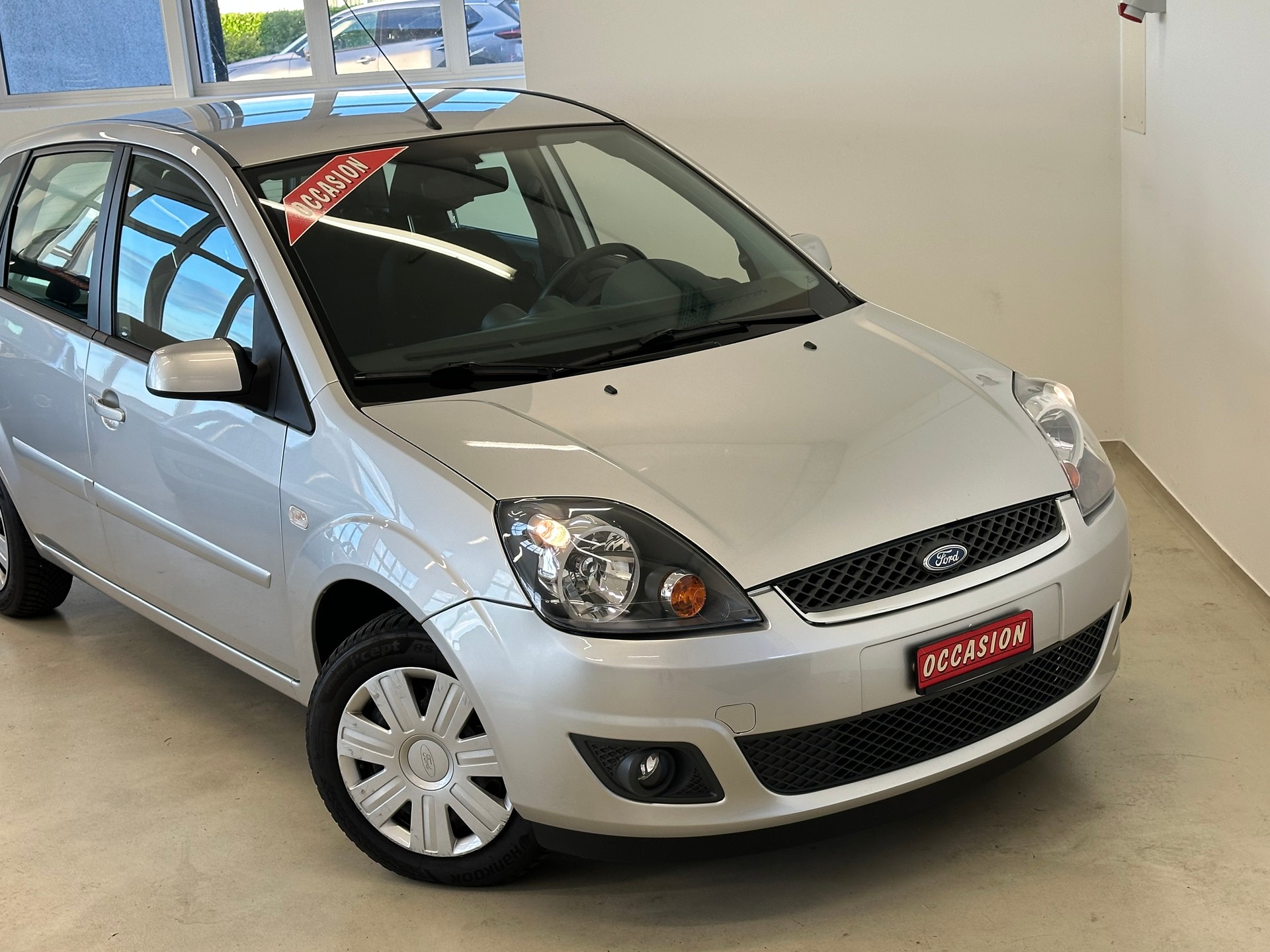 FORD Fiesta 1.6 16V Trend-image-4