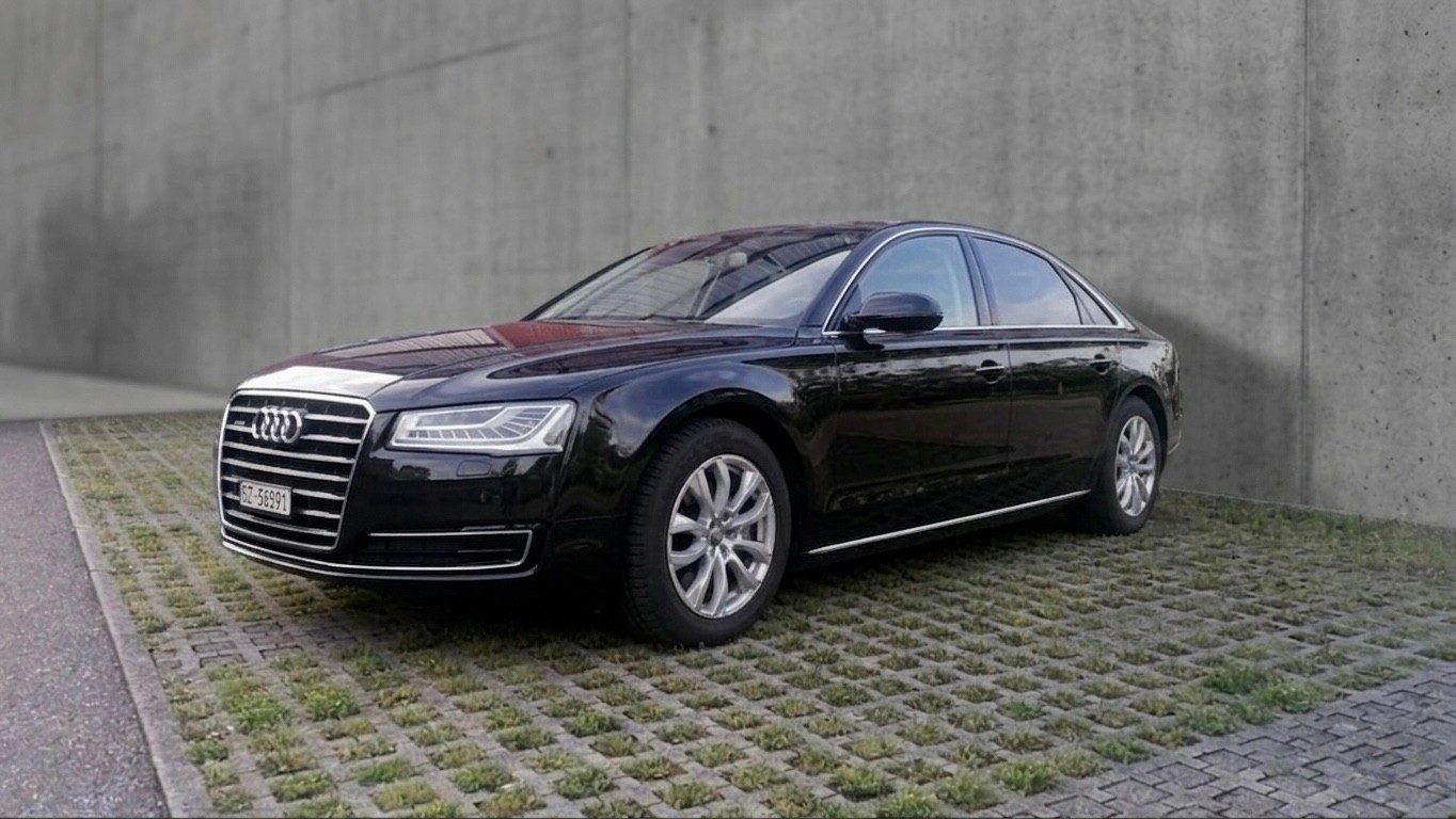 AUDI 3.0 V6 TDI L quattro-image-1