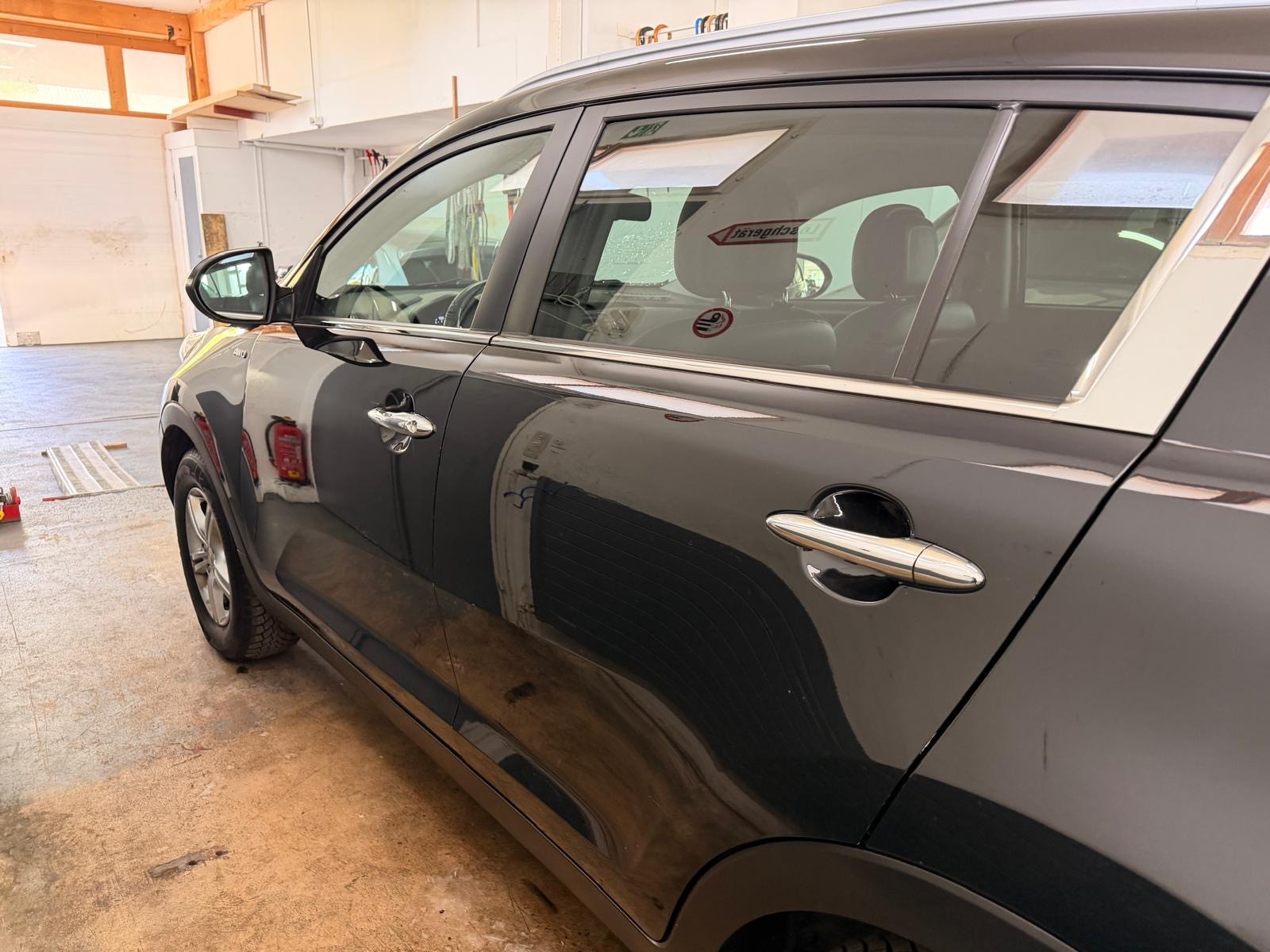 KIA Sportage 2.0 CRDi Style 4WD Automatic-image-4