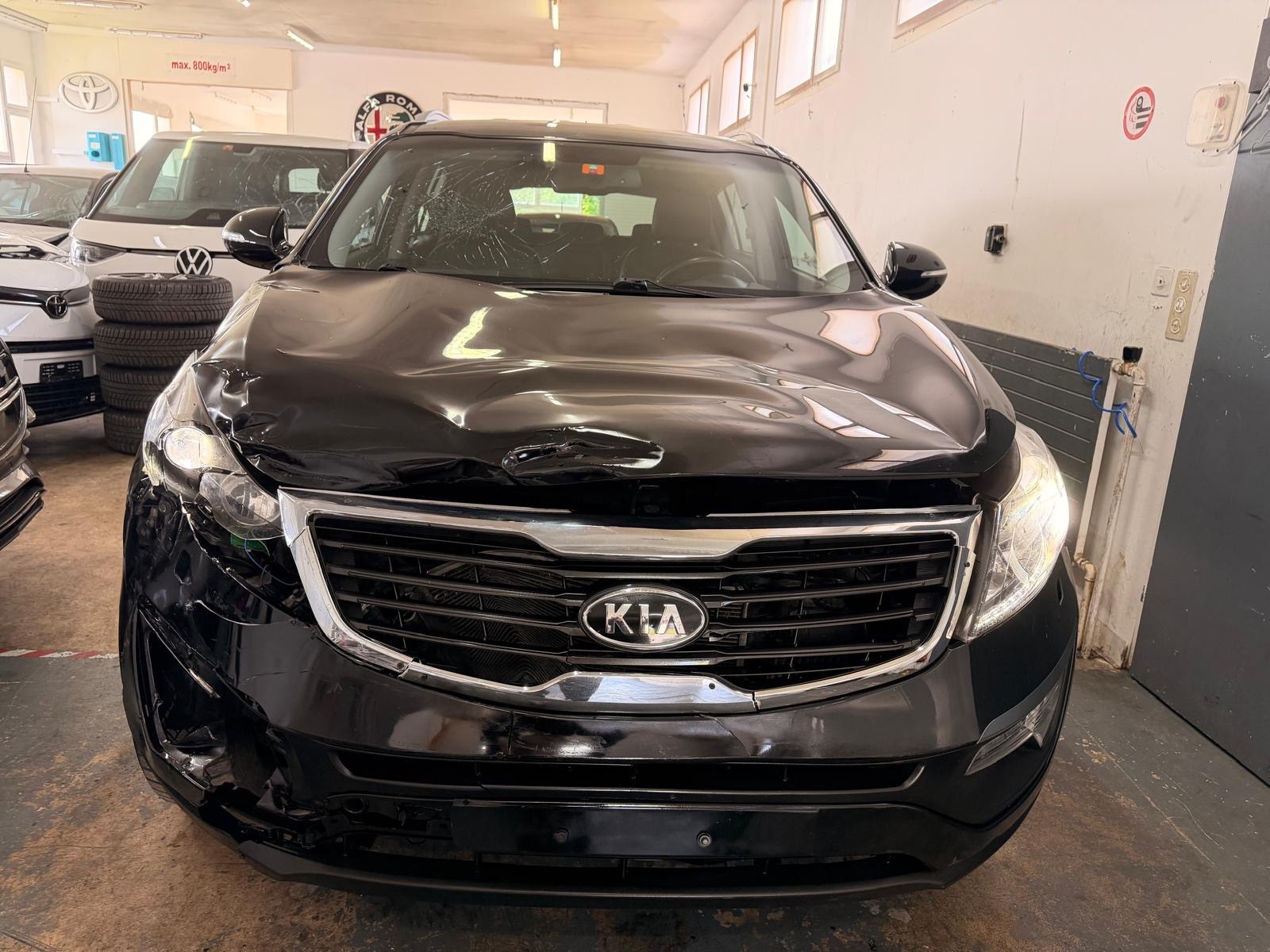 KIA Sportage 2.0 CRDi Style 4WD Automatic-image-6