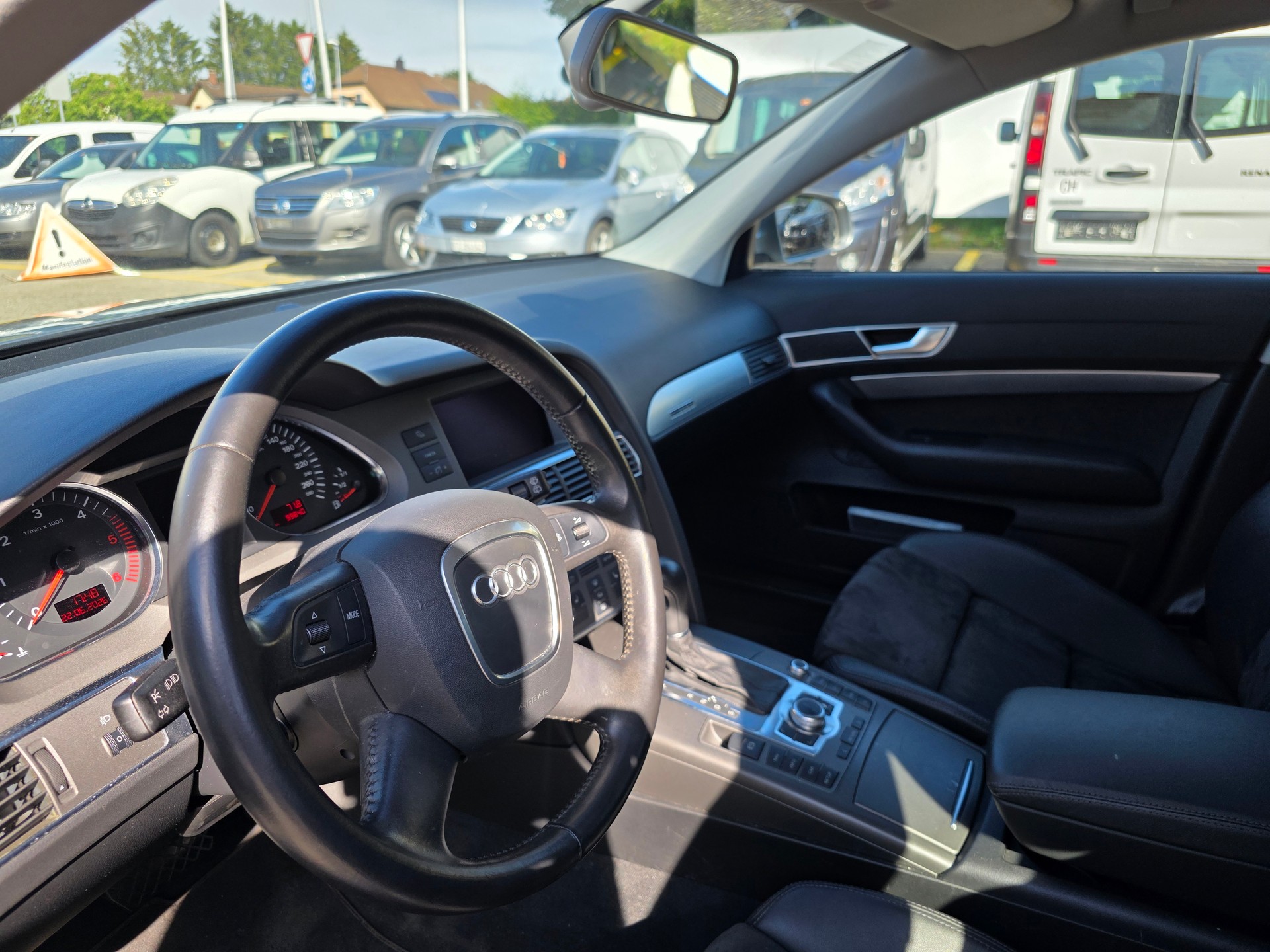 AUDI A6 Avant 3.0 V6 TDI quattro-image-8
