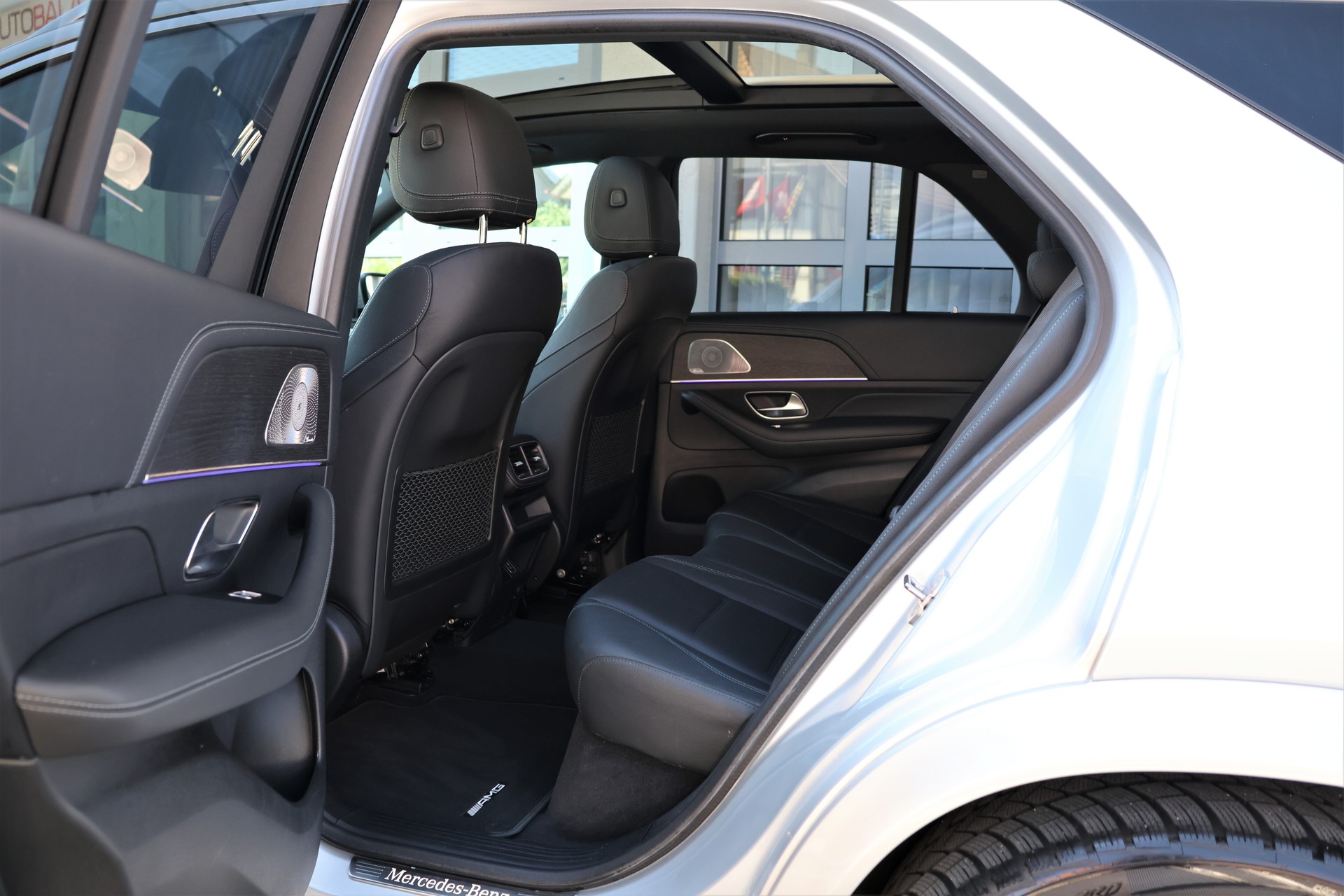 MERCEDES-BENZ GLE 300 d 4Matic AMG Line 9G-Tronic-image-12