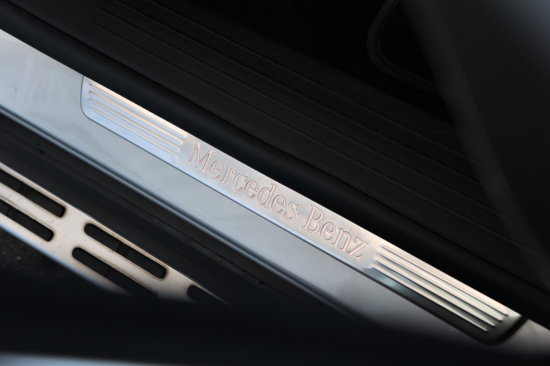 MERCEDES-BENZ GLE 300 d 4Matic AMG Line 9G-Tronic-image-19