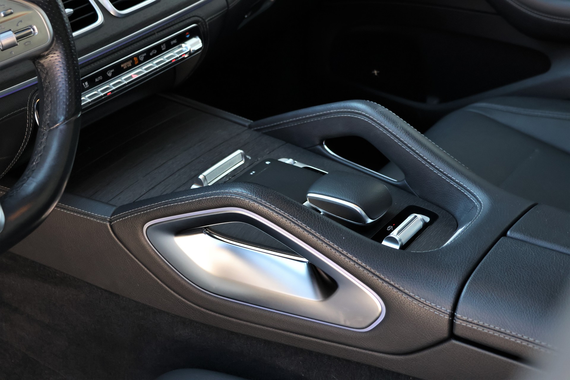 MERCEDES-BENZ GLE 300 d 4Matic AMG Line 9G-Tronic-image-10