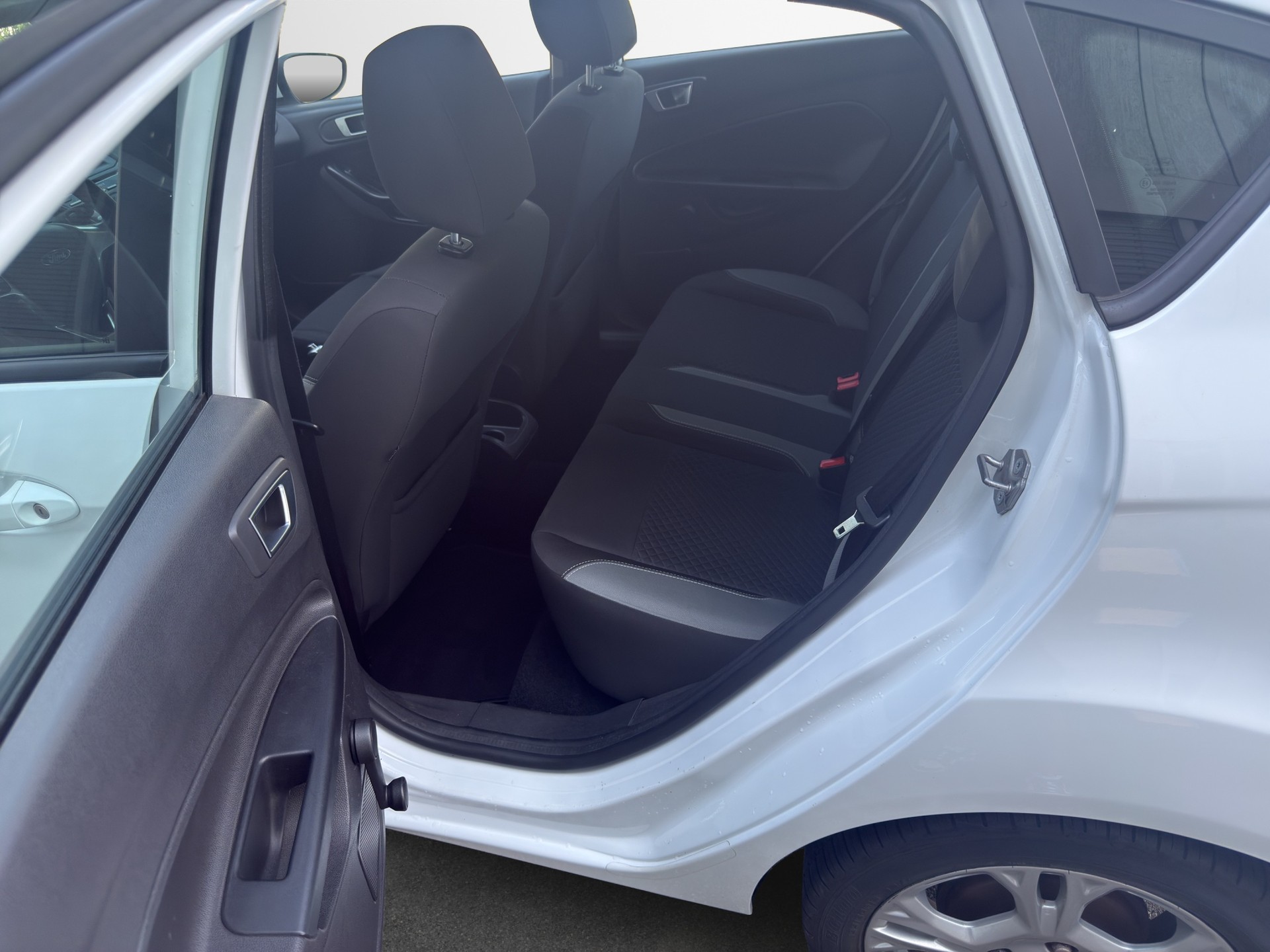 FORD Fiesta 1.0 SCTi Trend-image-13