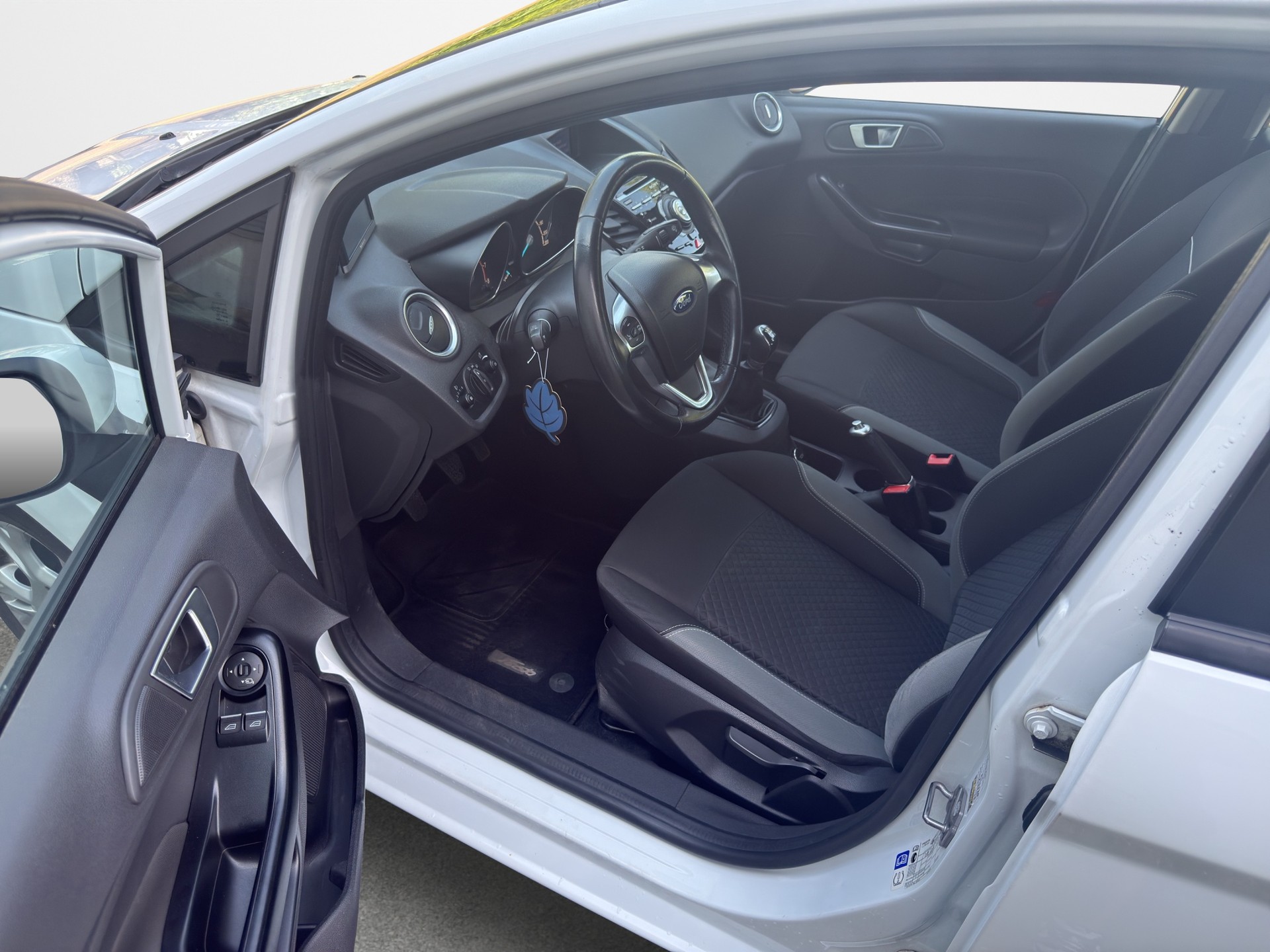 FORD Fiesta 1.0 SCTi Trend-image-12