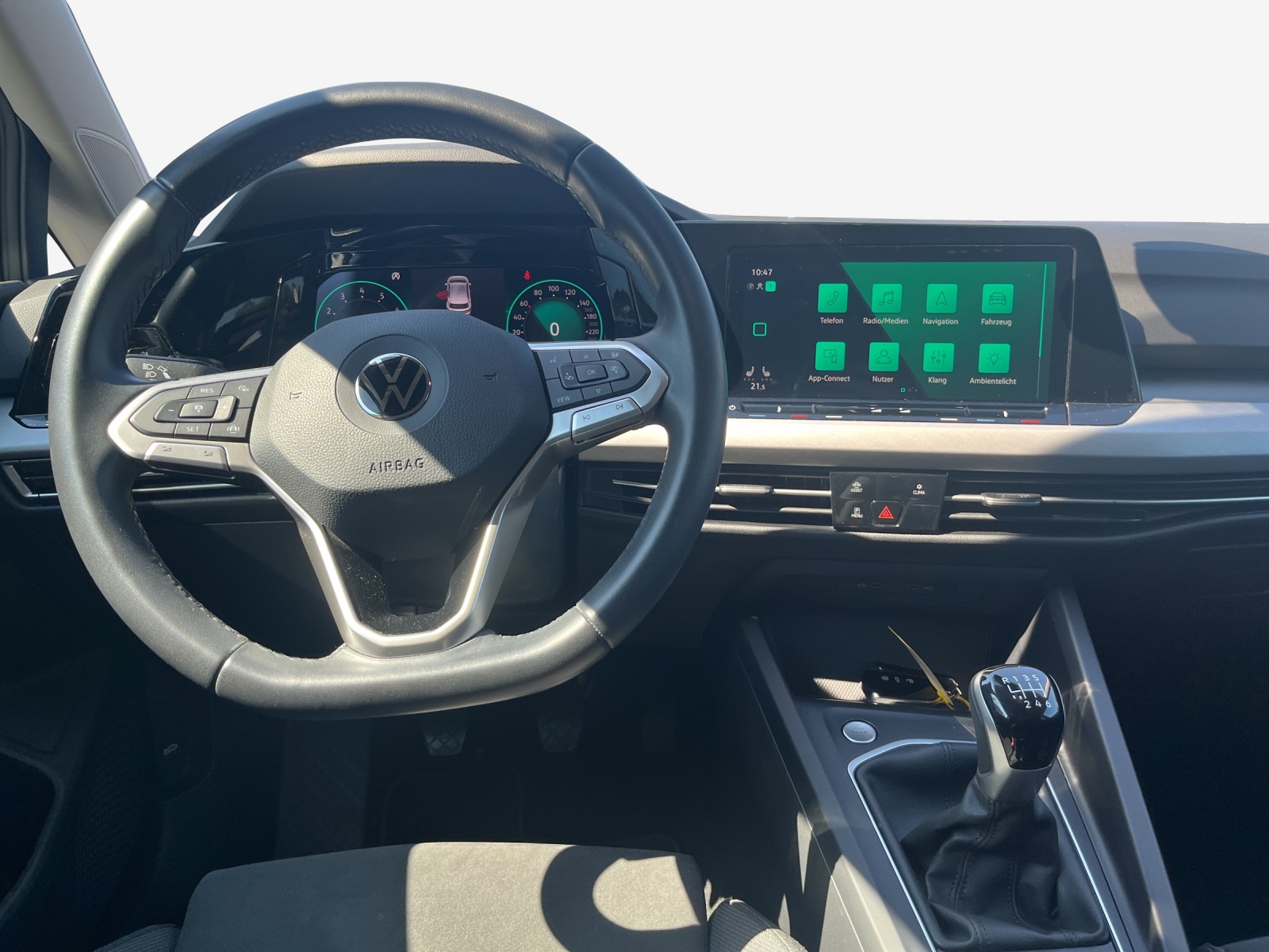 VW Golf 1.5 TSI ACT Life-image-8