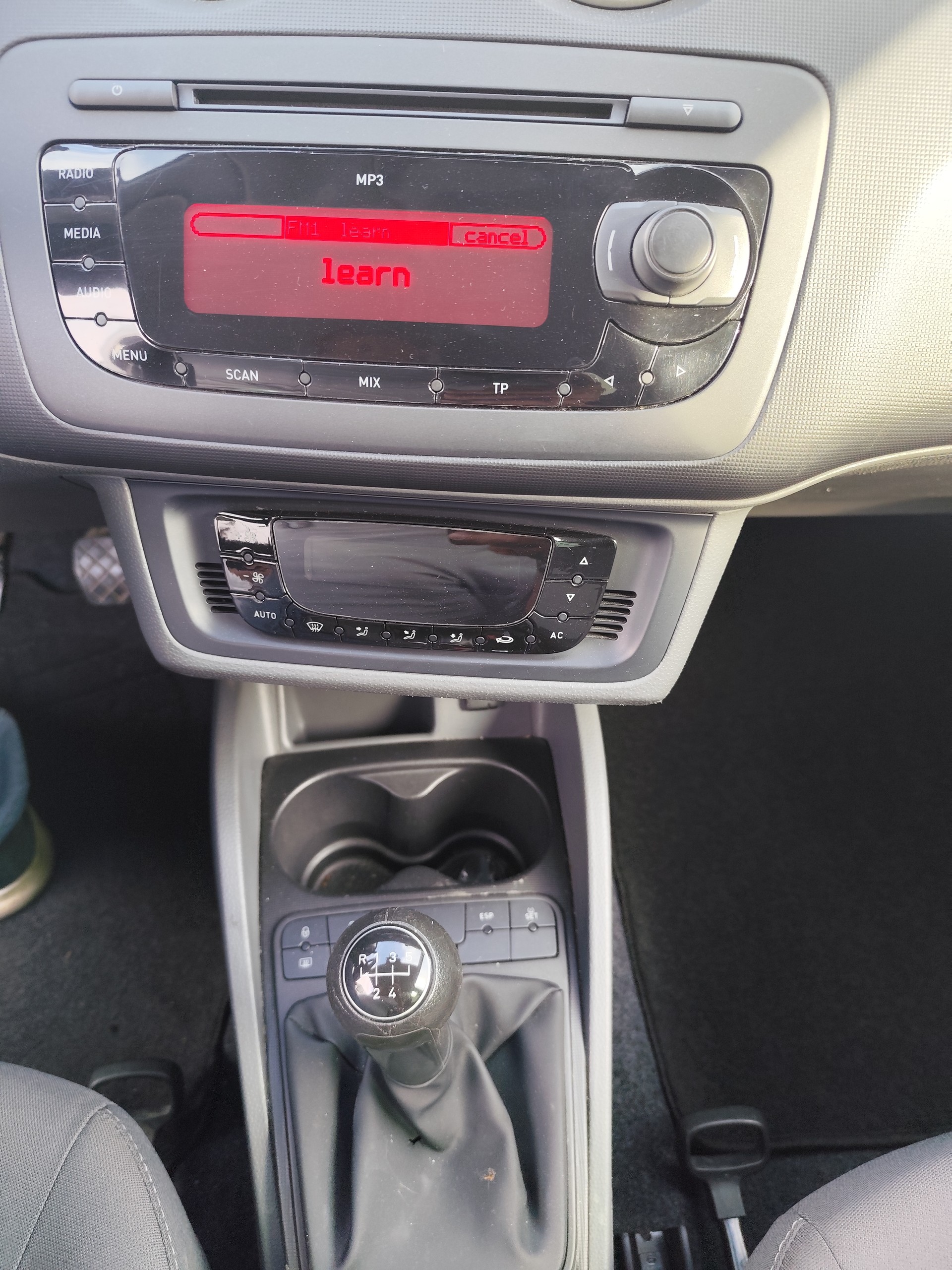 SEAT Ibiza 1.6 TDI Style-image-10