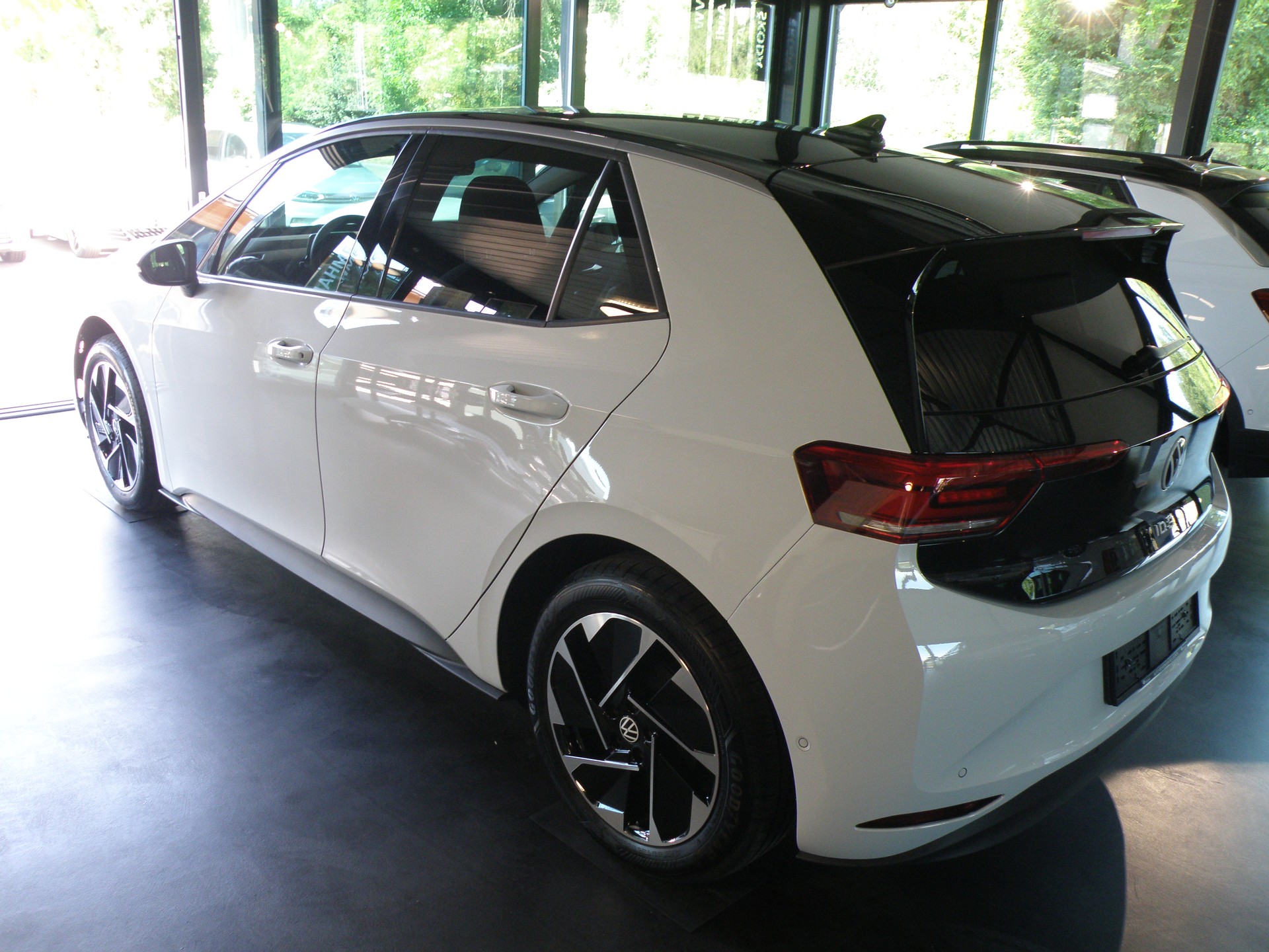 VW ID.3 Pro 59 kWh Pro United-showroom-element-1
