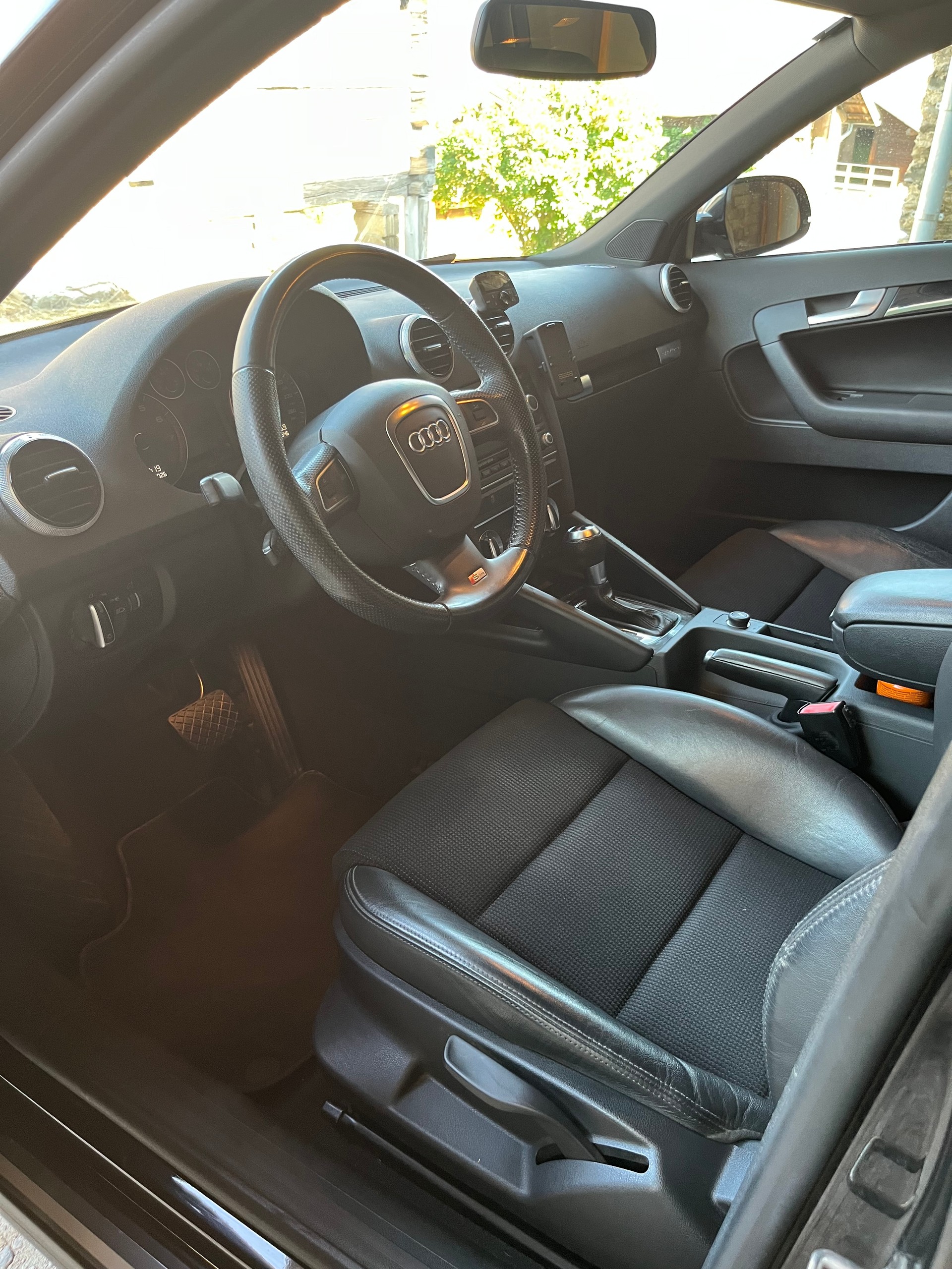 AUDI Sportback 2.0 TFSI quattro s-line-image-3