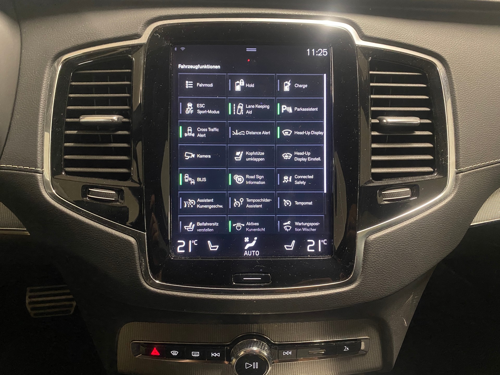 VOLVO XC90 2.0 T8 TE R-Design 7P. eAWD-image-12