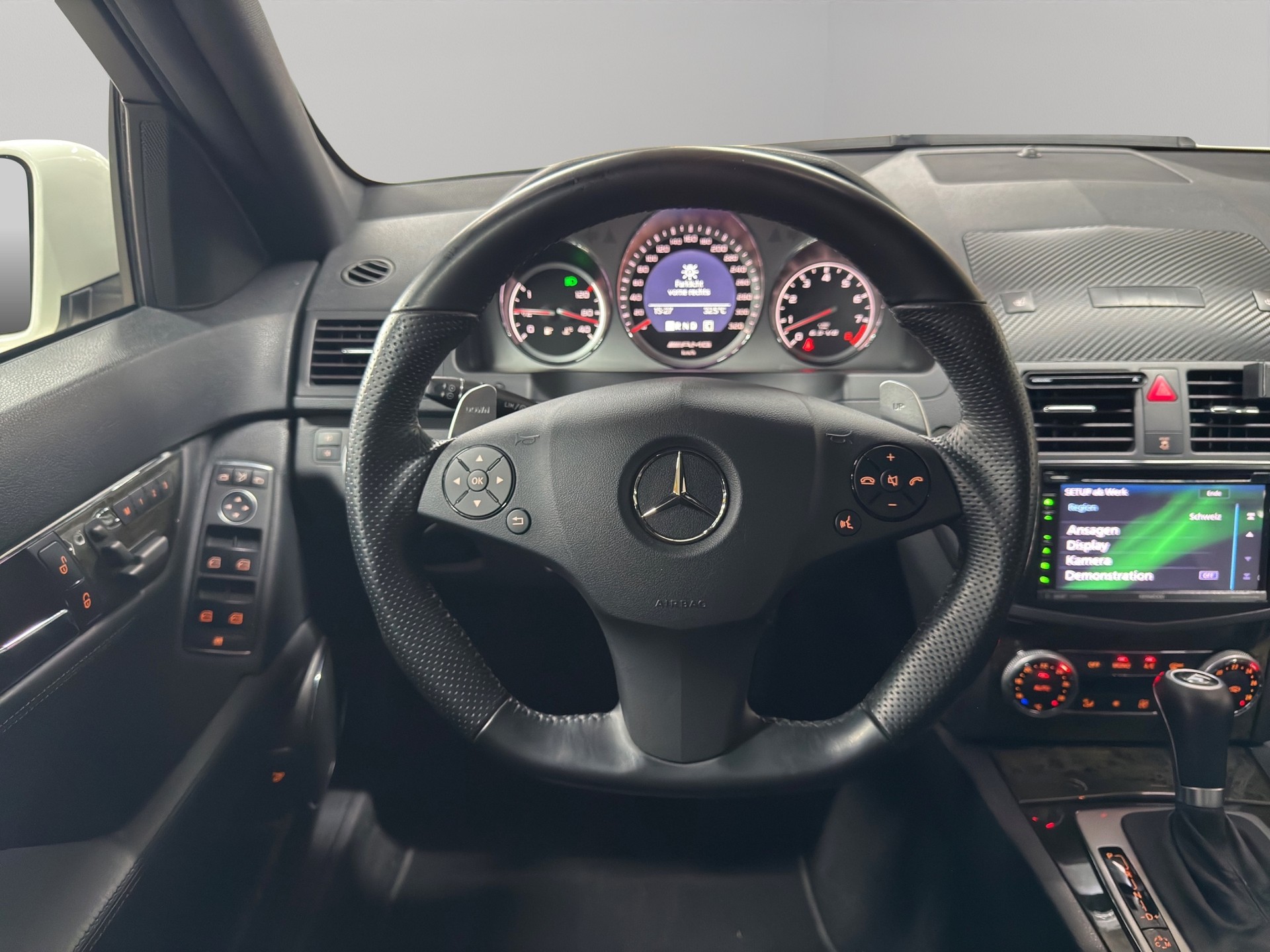 MERCEDES-BENZ C 63 AMG Avantgarde 7G-Tronic-image-17