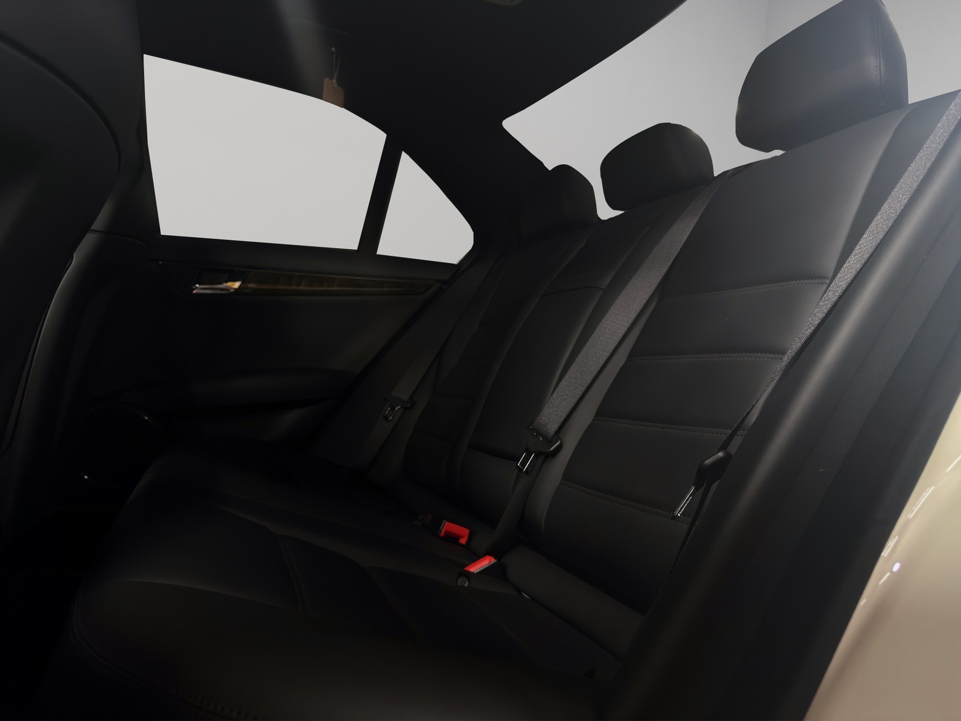 MERCEDES-BENZ C 63 AMG Avantgarde 7G-Tronic-image-14