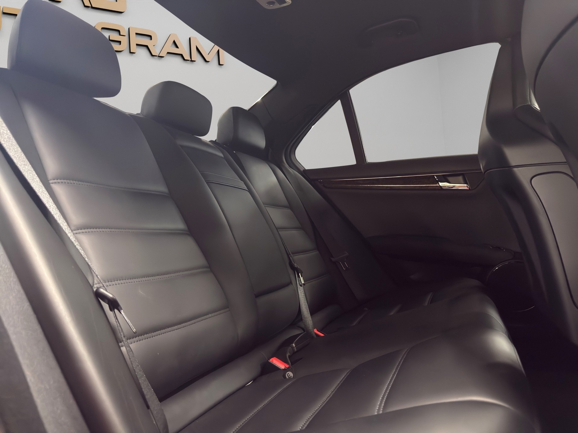 MERCEDES-BENZ C 63 AMG Avantgarde 7G-Tronic-image-15