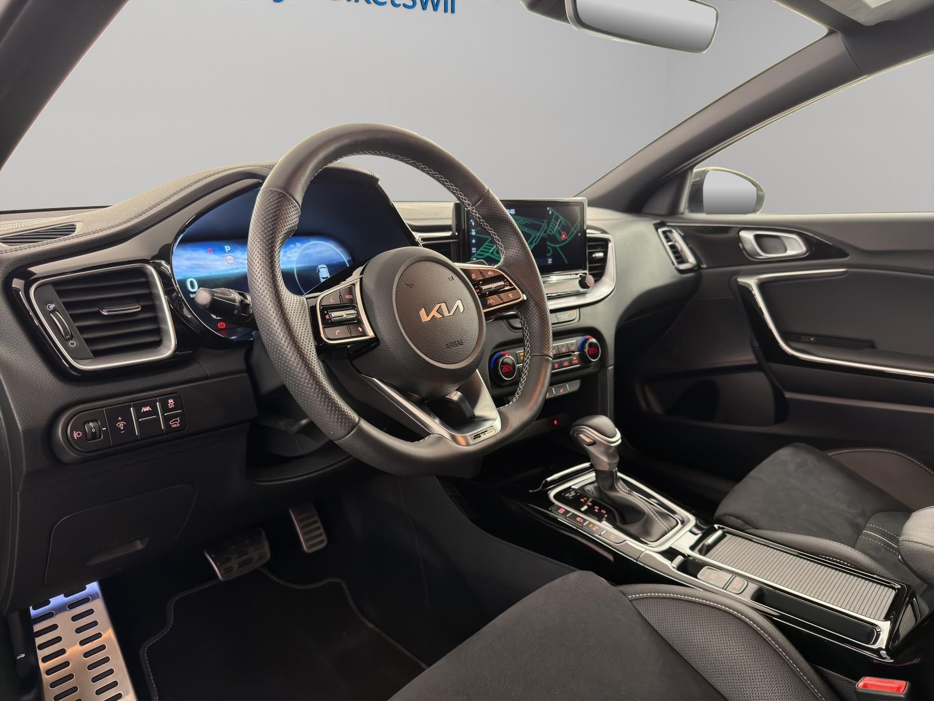 KIA XCeed 1.5 T-GDi MHEV GT-Line-image-8
