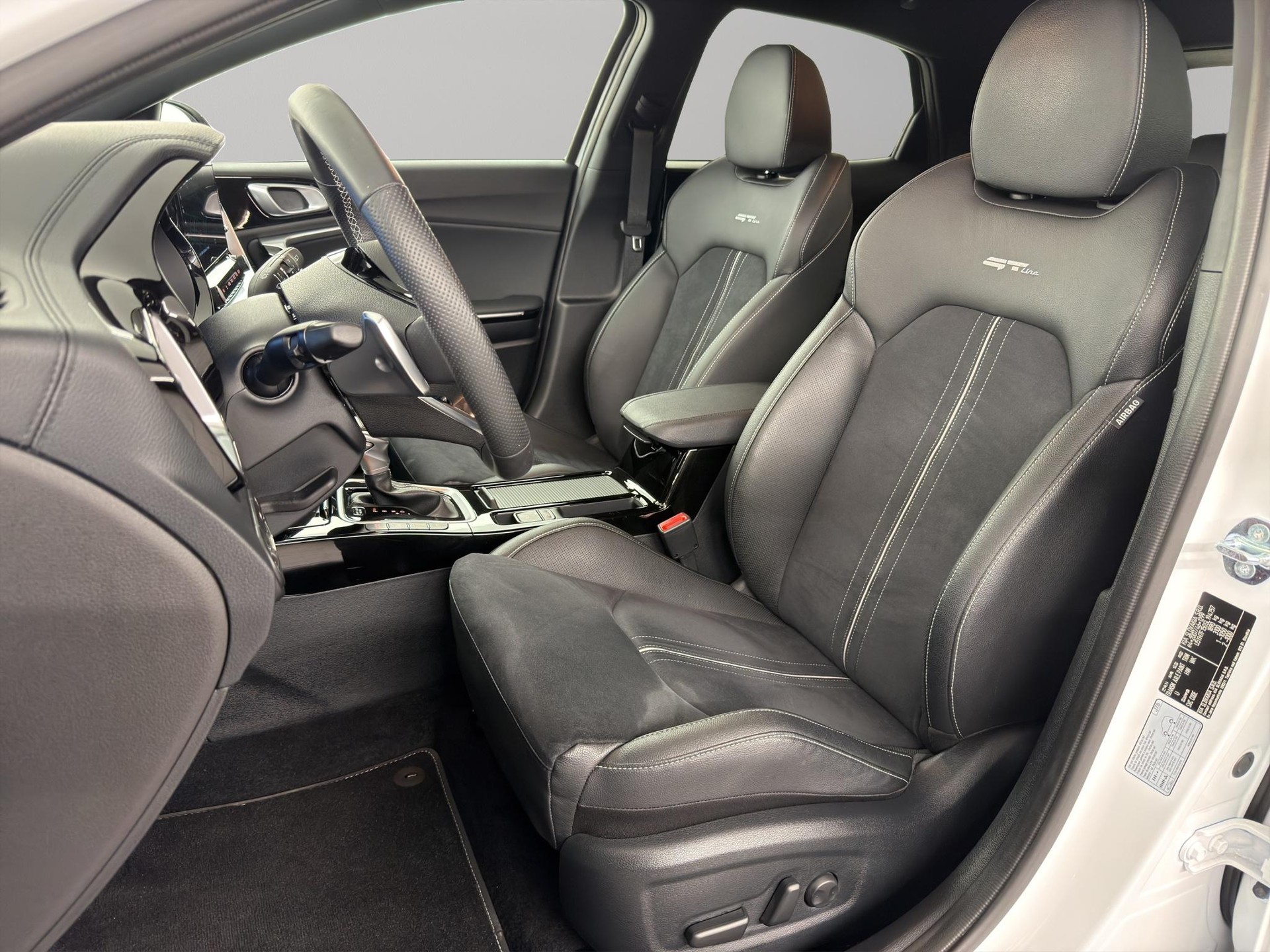 KIA XCeed 1.5 T-GDi MHEV GT-Line-image-5