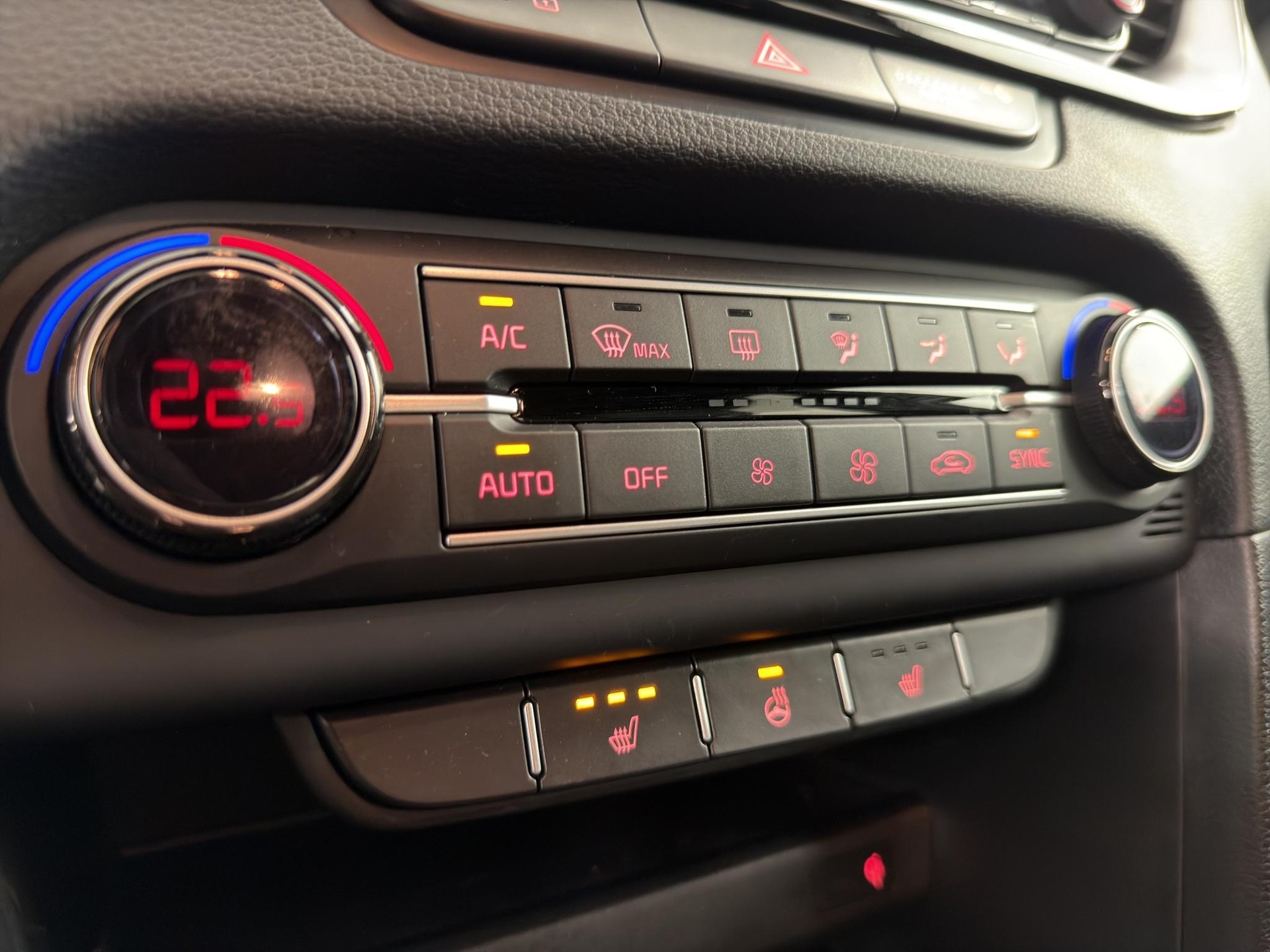 KIA XCeed 1.5 T-GDi MHEV GT-Line-image-10
