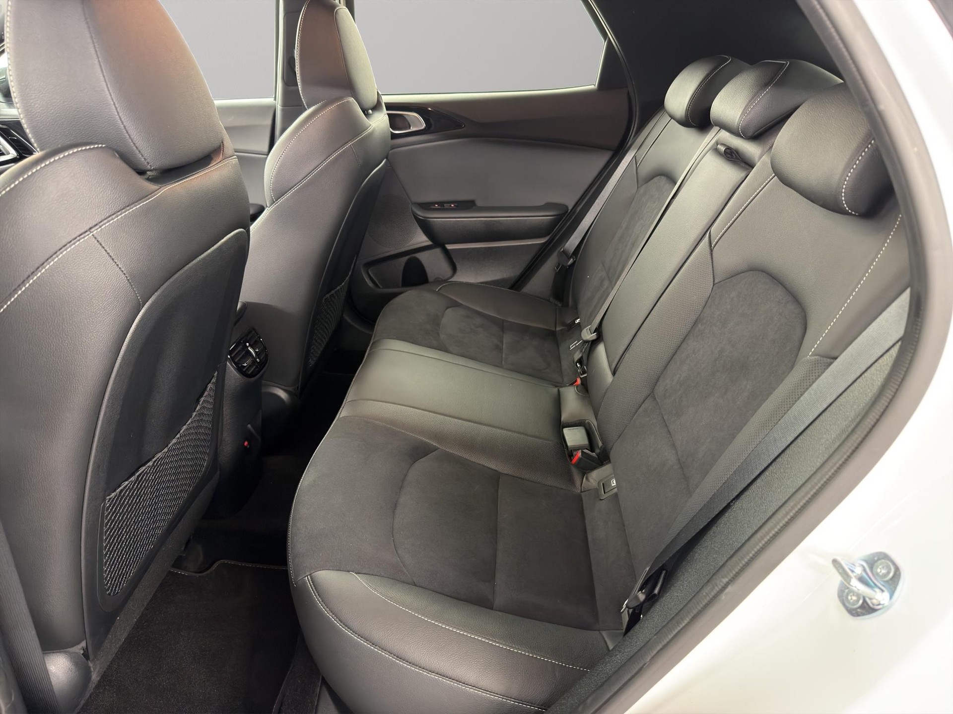 KIA XCeed 1.5 T-GDi MHEV GT-Line-image-6