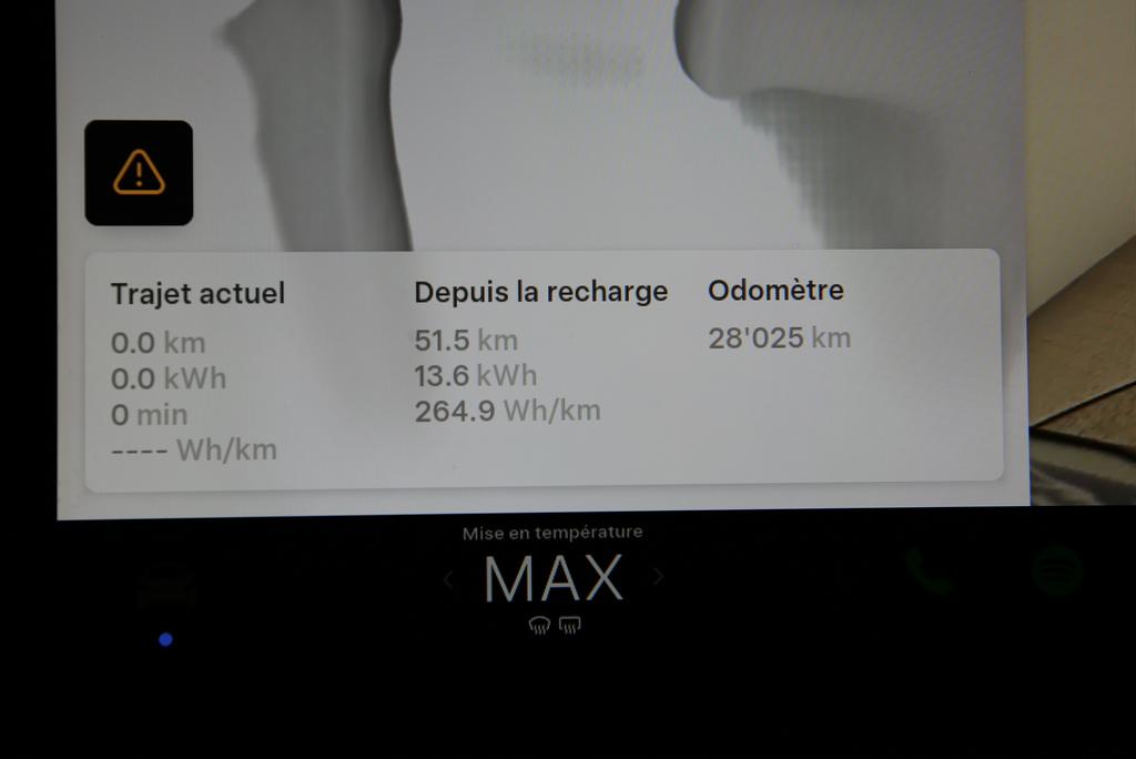 TESLA Model Y Long Range D-image-13
