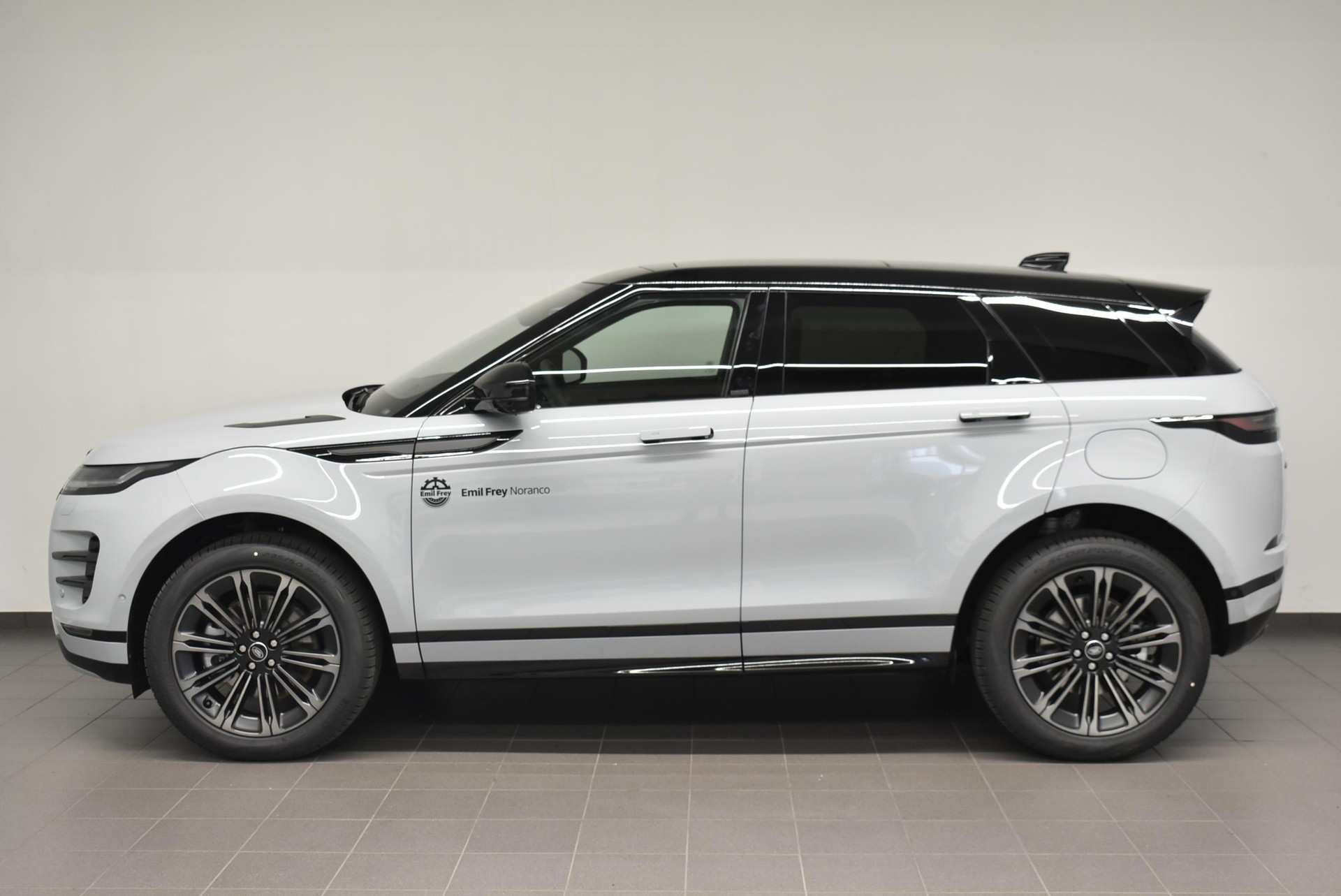 LAND ROVER Range Rover Evoque 1.5 T 270e Dynamic SE-image-2