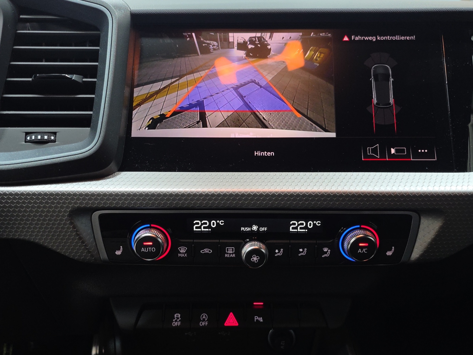 AUDI A1 Sportback 30 TFSI Attraction S-tronic-image-10