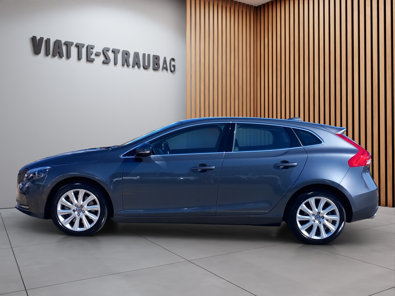 VOLVO V40 2.0 D4 Summum S/S-showroom-element-1