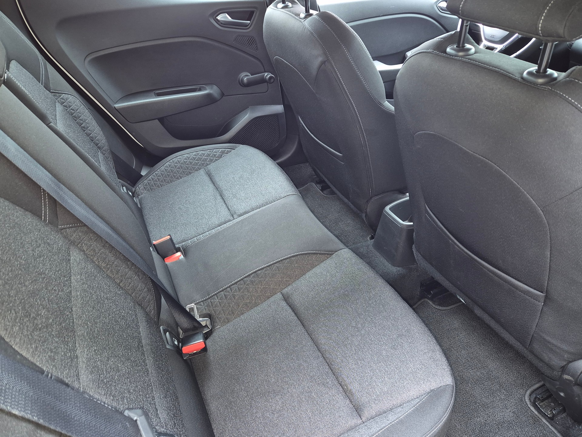 RENAULT Clio 1.0 Business-image-15