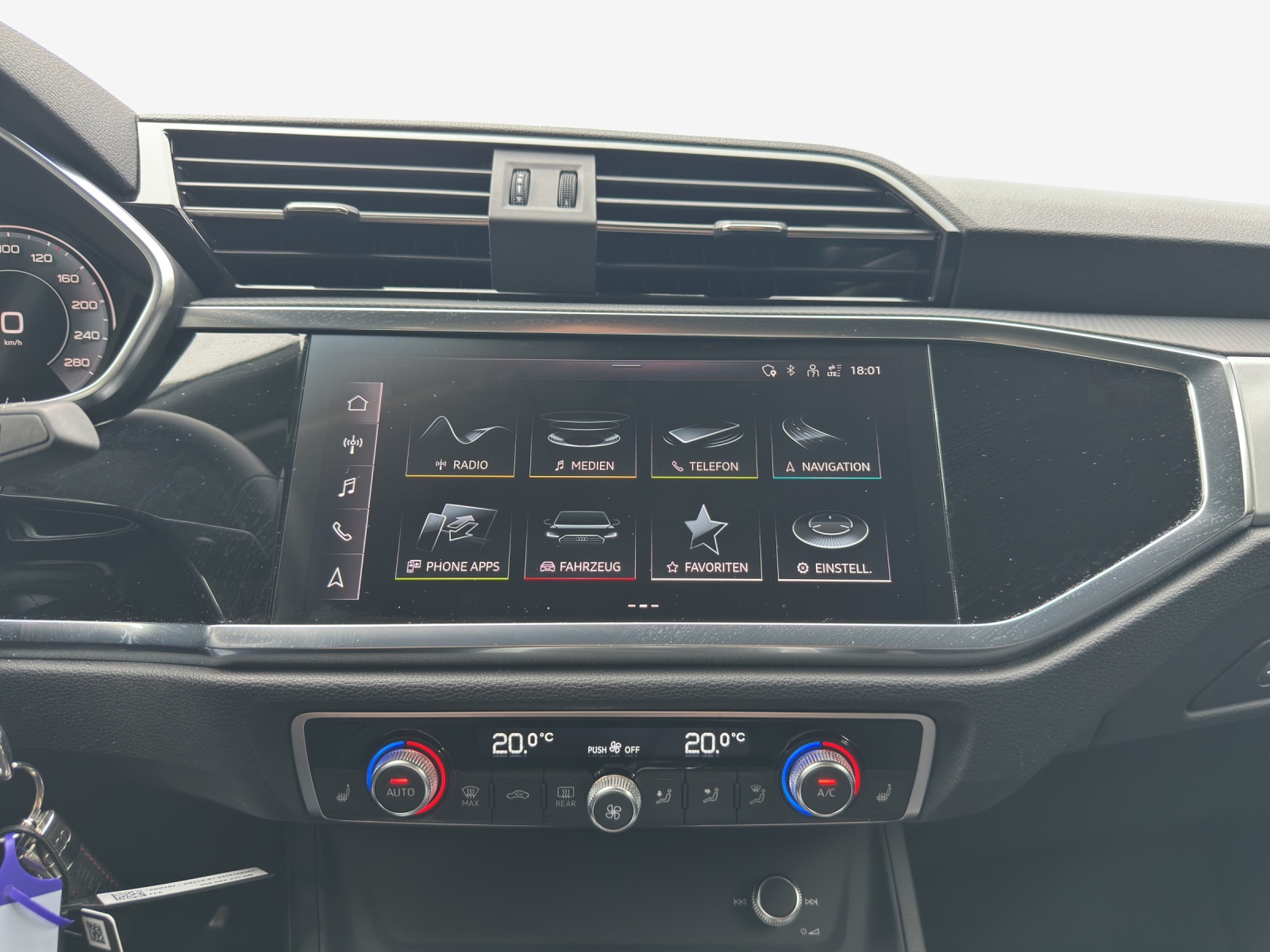 AUDI Q3 Sportback 35 TFSI Attraction S-tronic-image-10