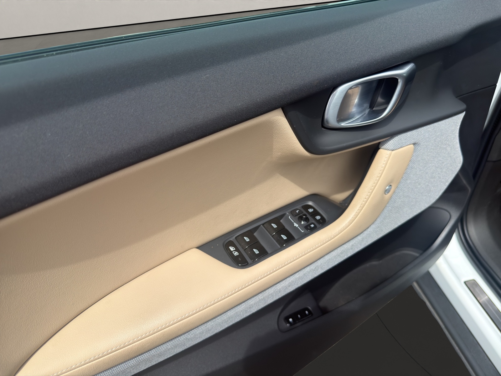 POLESTAR 2 Long Range Dual Motor-image-16