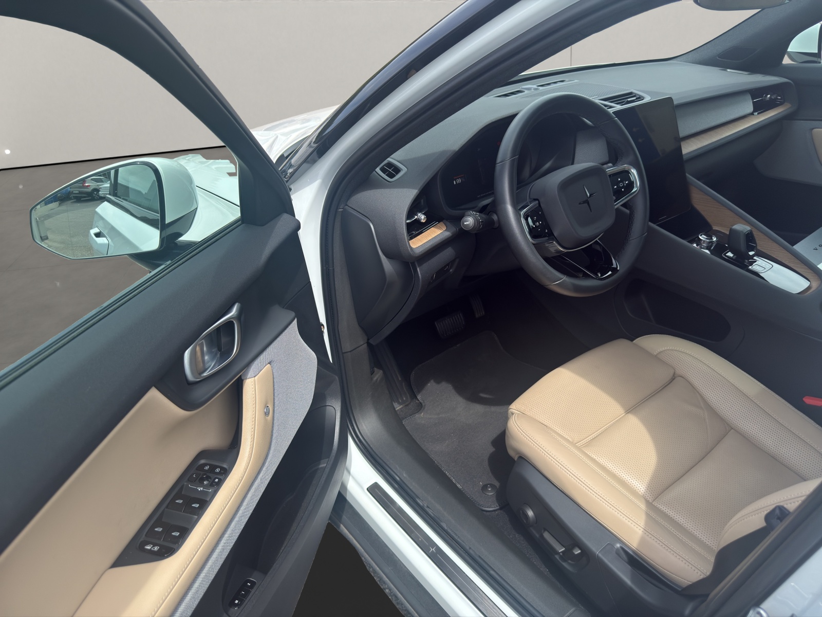 POLESTAR 2 Long Range Dual Motor-image-7
