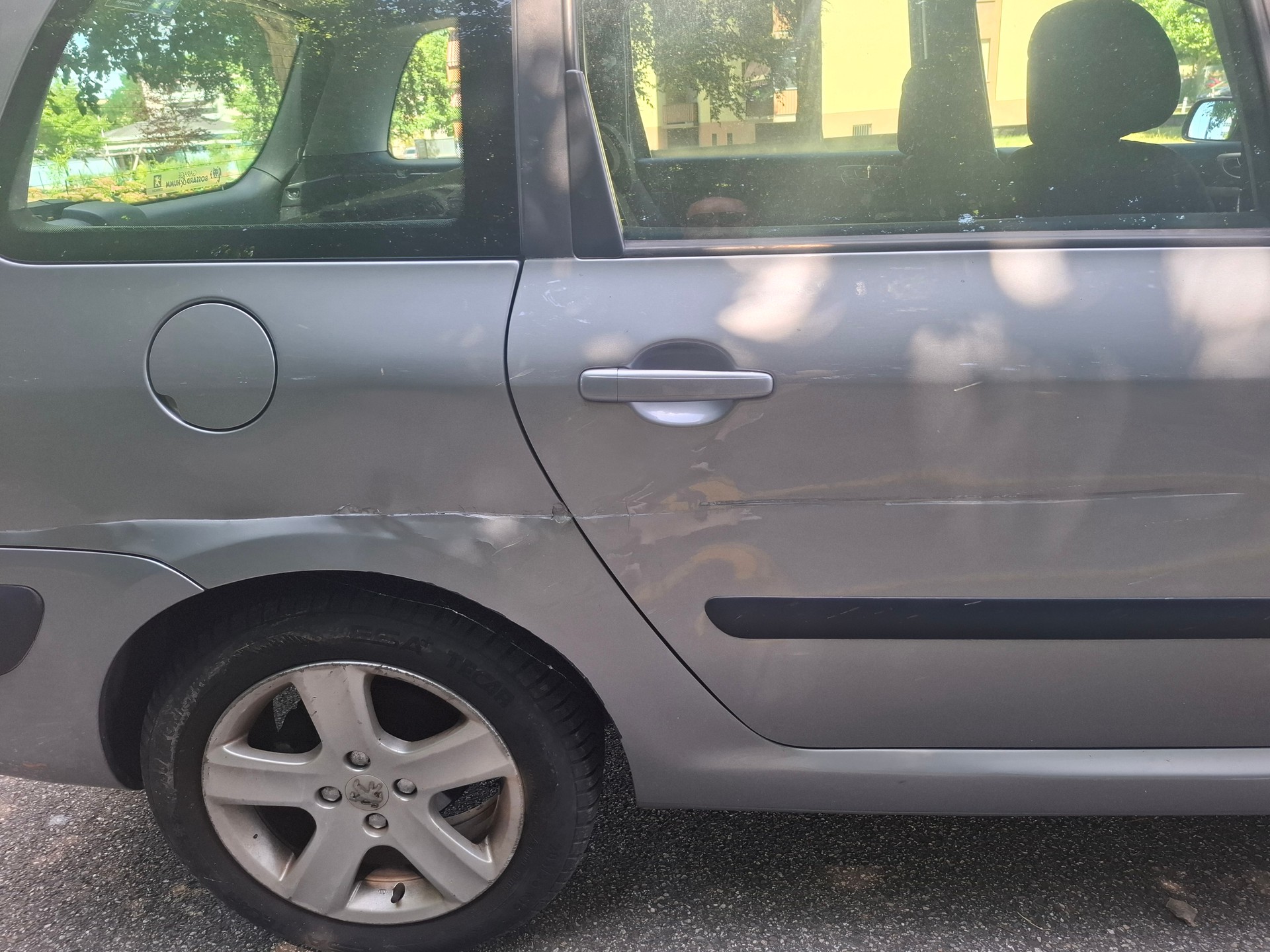 PEUGEOT 307 2.0 16V XS-image-7