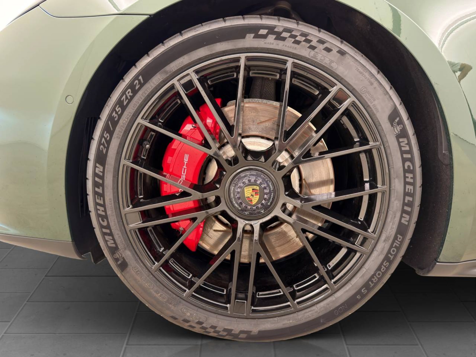 PORSCHE Panamera GTS-image-11