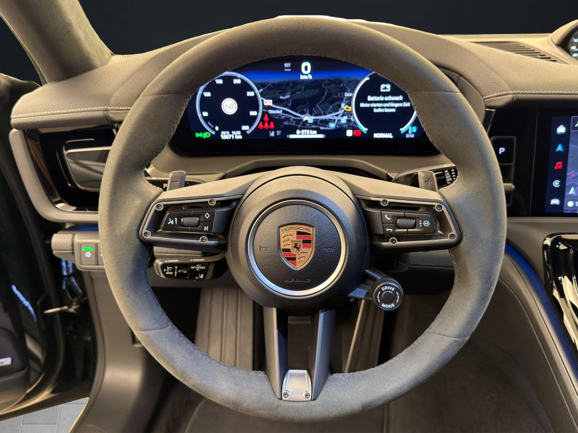 PORSCHE Panamera GTS-image-12