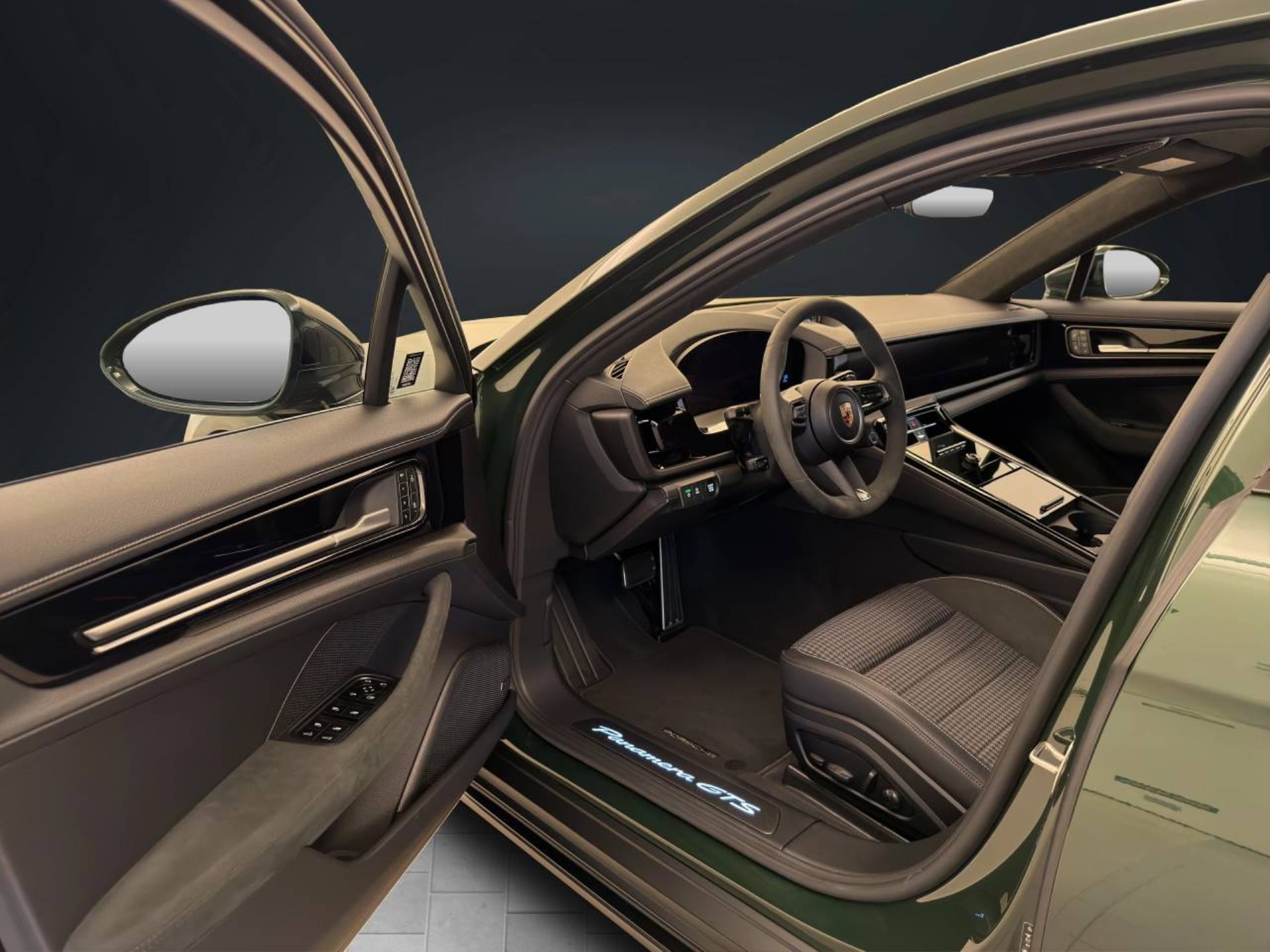 PORSCHE Panamera GTS-image-3