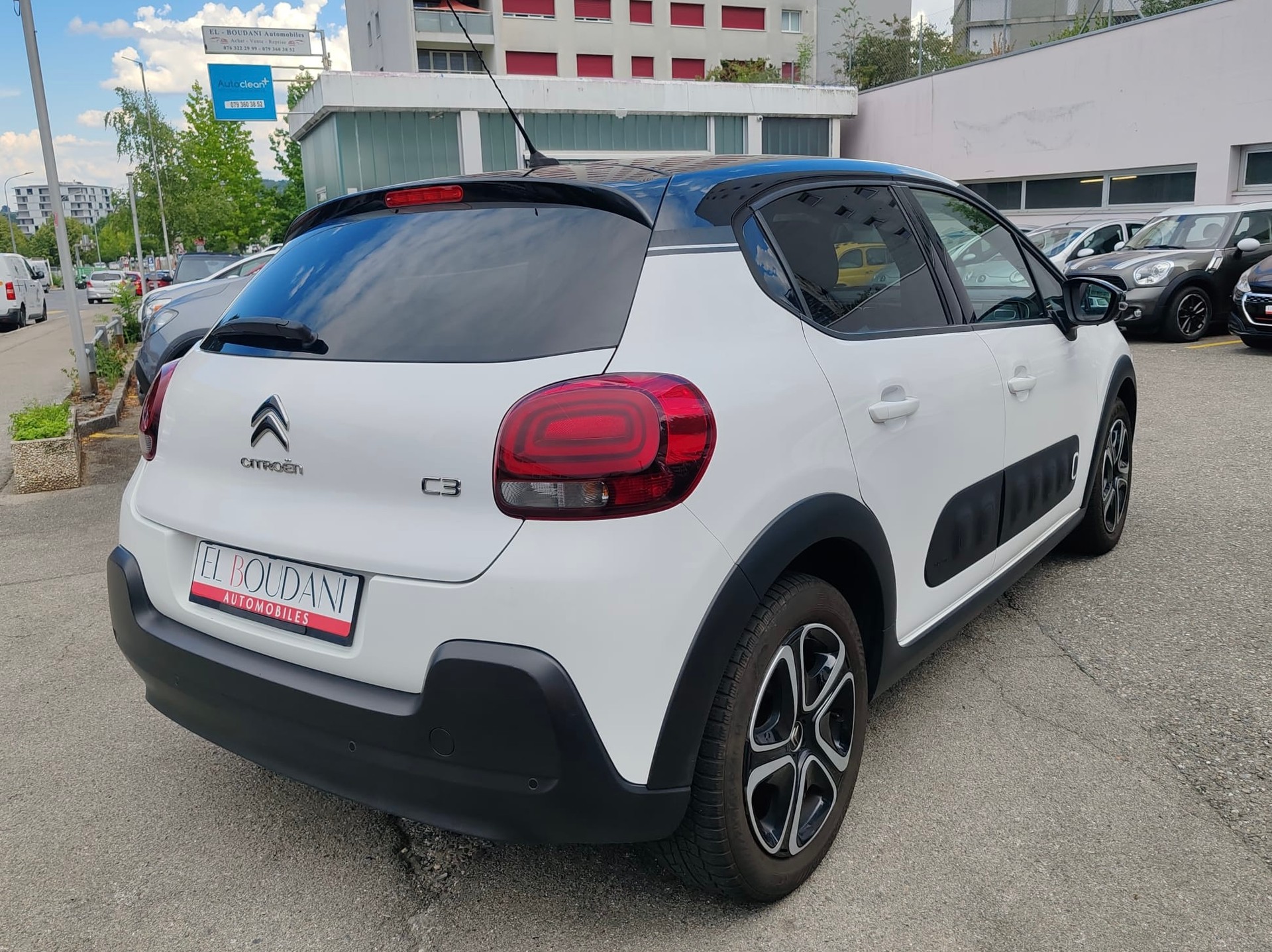CITROEN C3 1.2i PureTech Shine-image-5