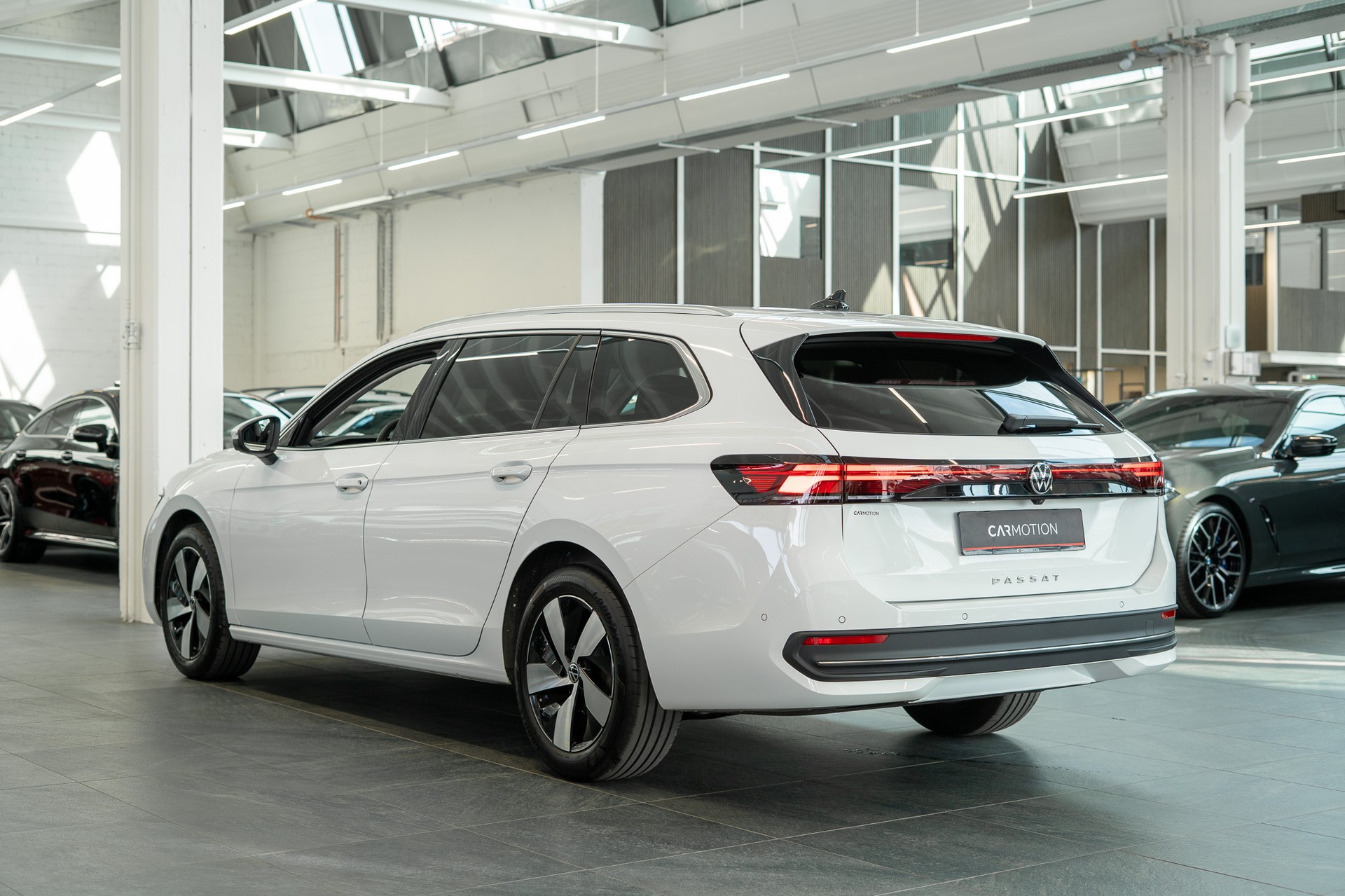 VW Passat Variant 2.0 TDI Business DSG / CH-Fahrzeug / Head-Up / El. Sitze-image-3