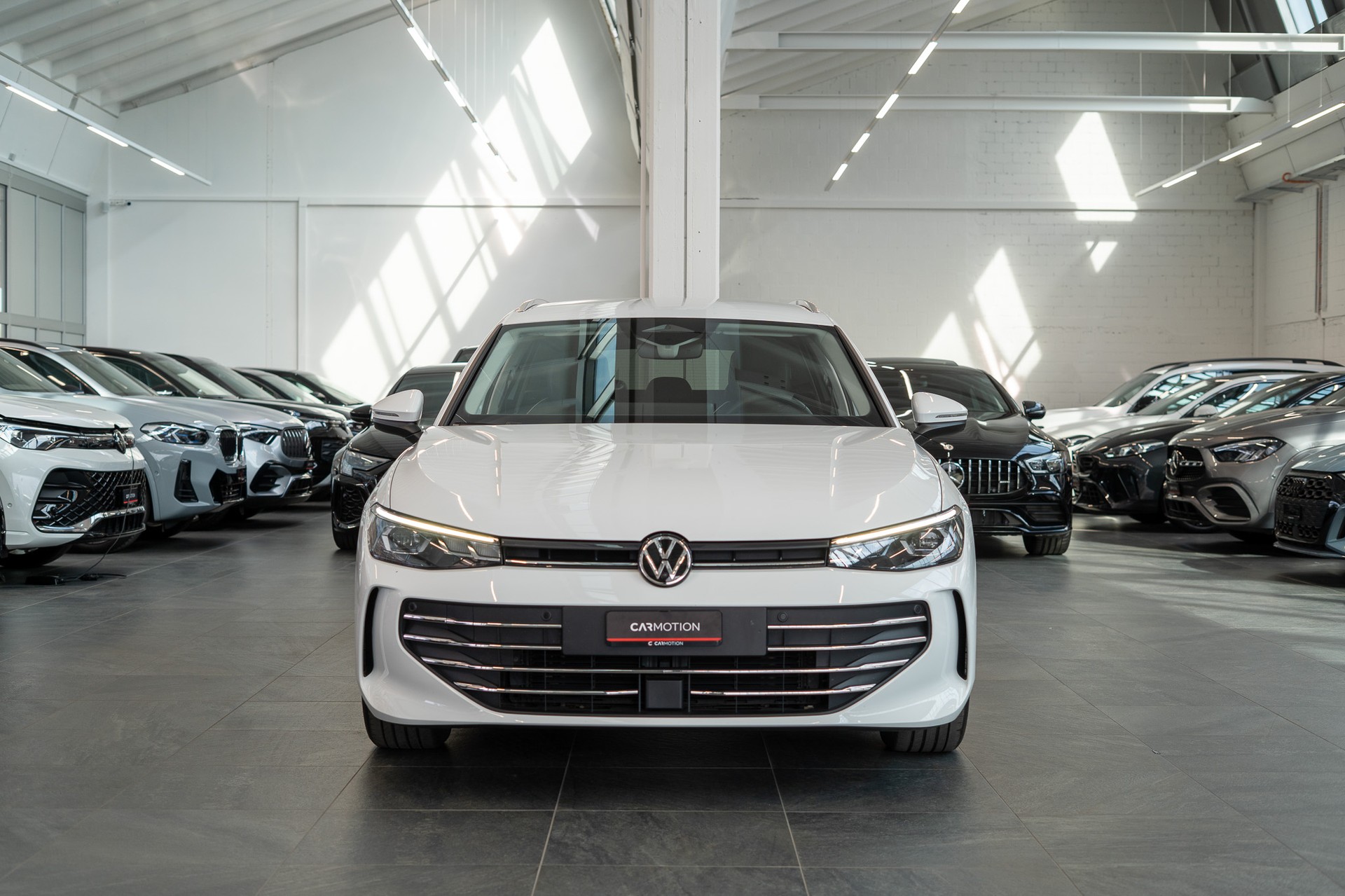 VW Passat Variant 2.0 TDI Business DSG / CH-Fahrzeug / Head-Up / El. Sitze-image-1