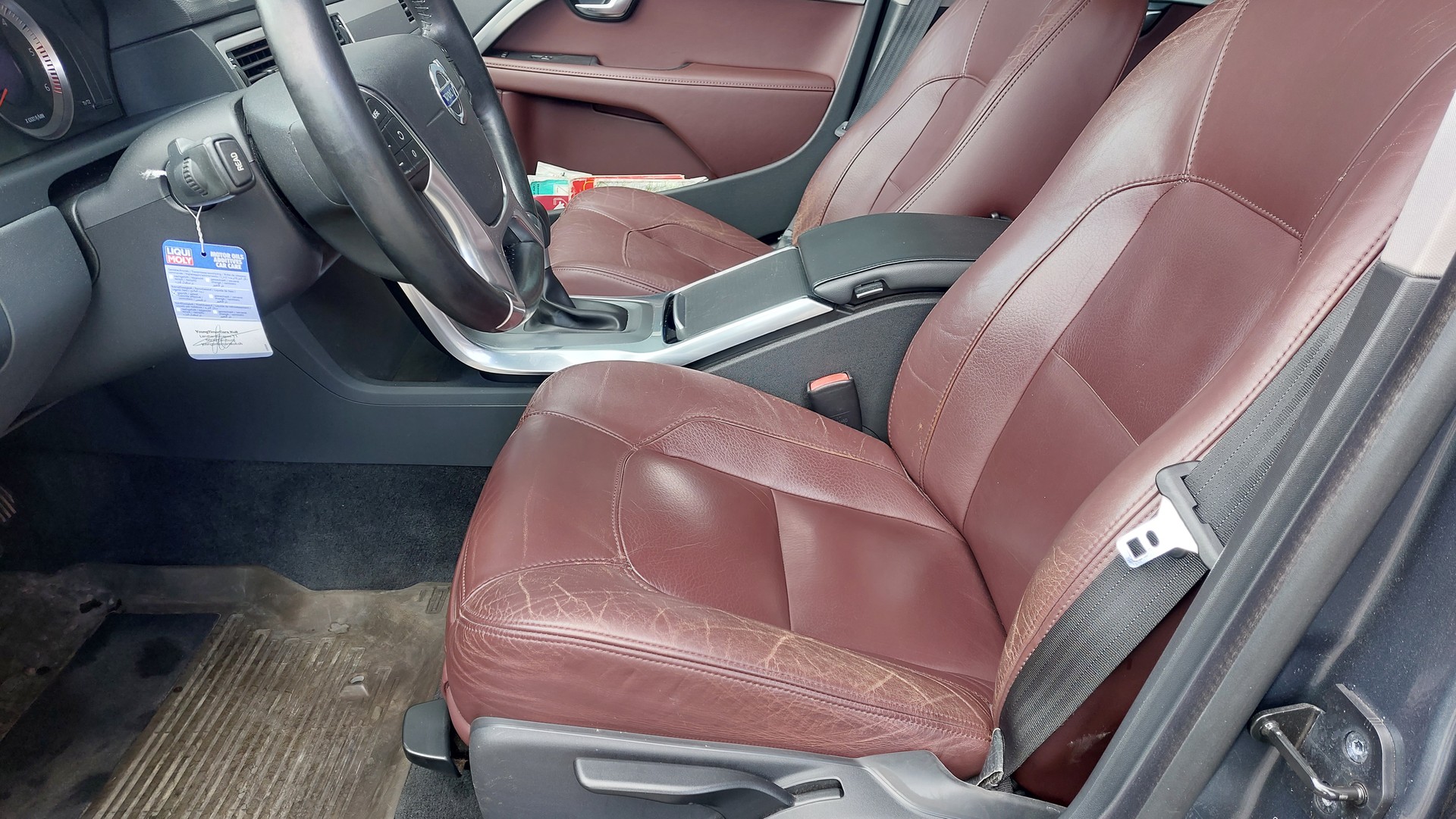 VOLVO V70 D2 Momentum-image-9